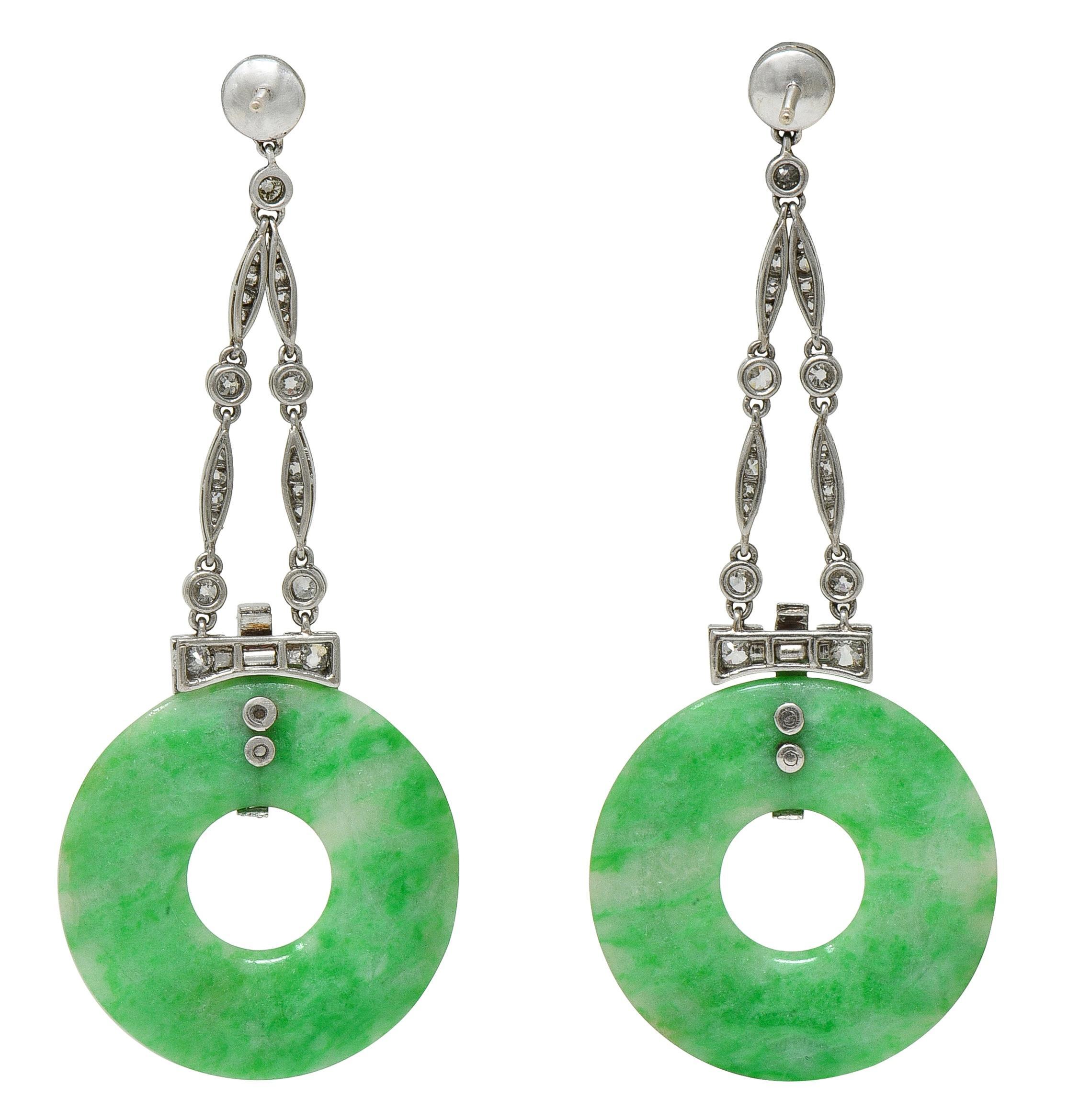 Art Deco 1.88 CTW Diamant Carved Jade Platin Vintage Tropfen Ohrringe (Cabochon) im Angebot