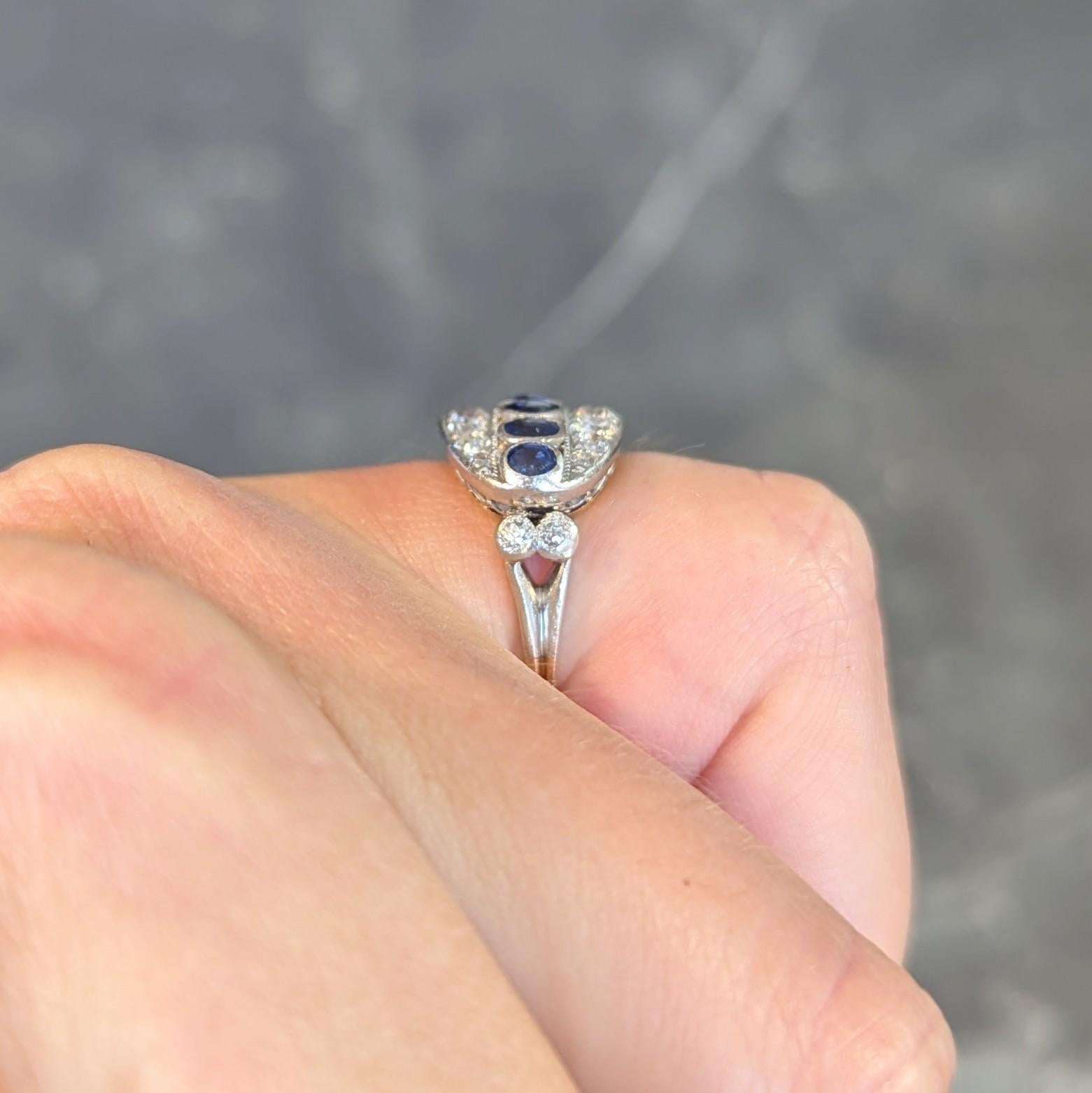 Bague jonc vintage Art déco en or 18 carats, platine, diamants et saphir de 1,89 carat en vente 7