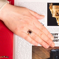 Art Deco 18ct Gold and Platinum Ring with Sugarloaf-Cut Garnet and Diamonds
