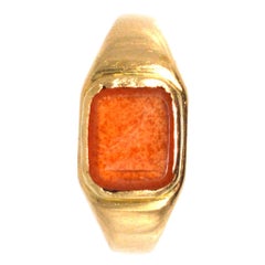 Art Deco 18ct Gold Carnelian Signet Ring with an Engraving of a Bird