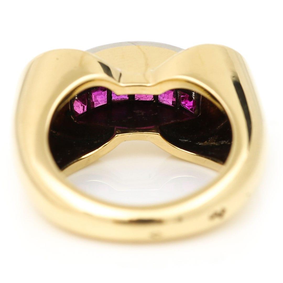 Art Deco 18ct Gold French Ruby and Diamond Tank Ring, Circa 1940 For Sale 3