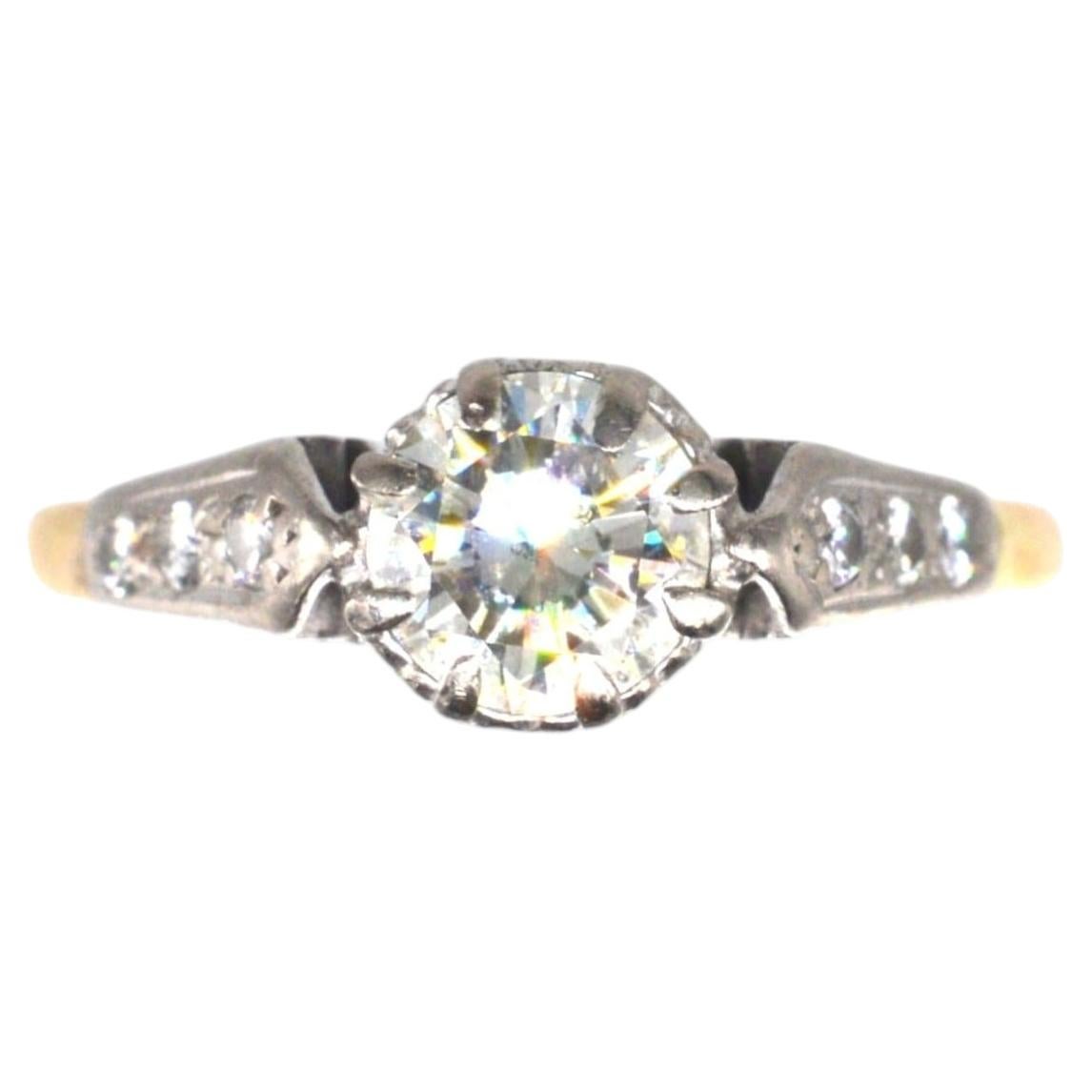 Anello solitario Art Déco in oro 18 carati e platino con diamanti, con spalle tempestate di diamanti