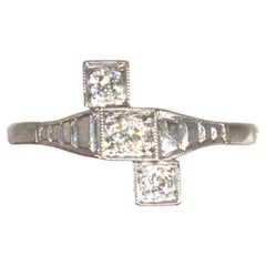 Art Deco 18ct White Gold & Platinum Three Stone Crossover Diamond Ring