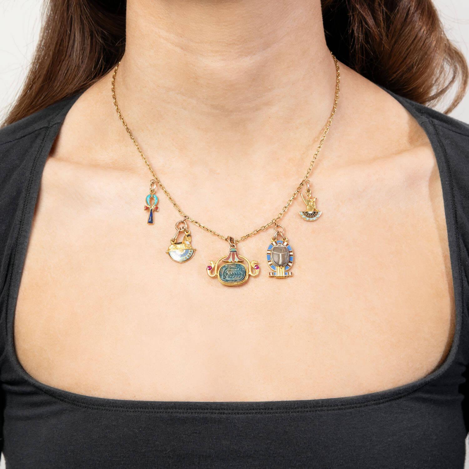 Collar con Encanto Egipcio Art Decó 18k y Esmalte en venta 1