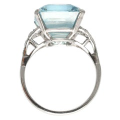 Art Deco 18k Gold 14.86ct Aquamarine & Diamond Cocktail Ring, Circa 1920