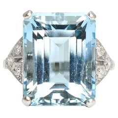 Art Deco 18k Gold 14.86ct Aquamarine & Diamond Cocktail Ring, Circa 1920