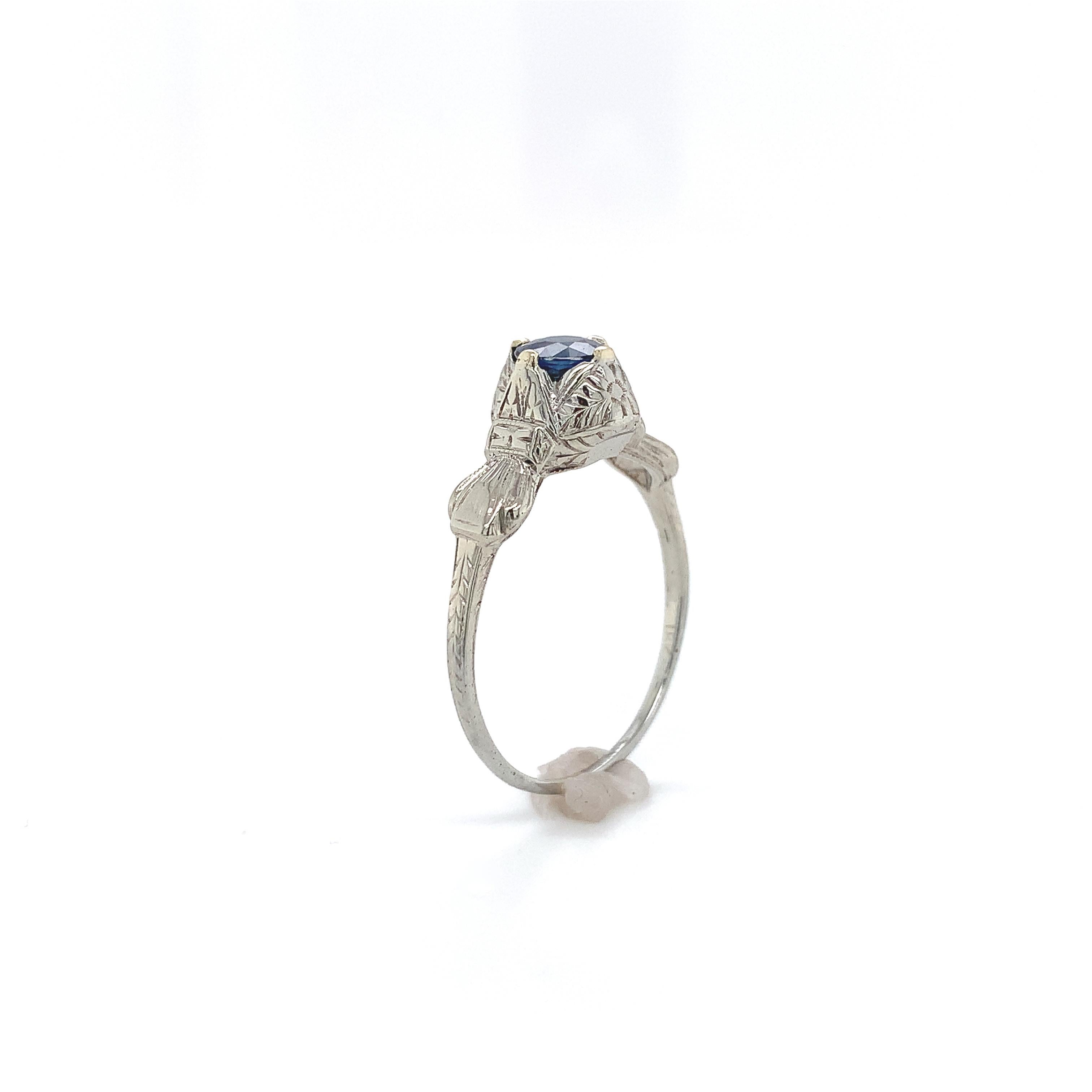 Round Cut Art Deco 18K Gold .79ct Sapphire Ring Hand Engraved For Sale