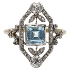 Antique Art Deco 18K Gold and Platinum Ring with Aquamarine and Diamonds
