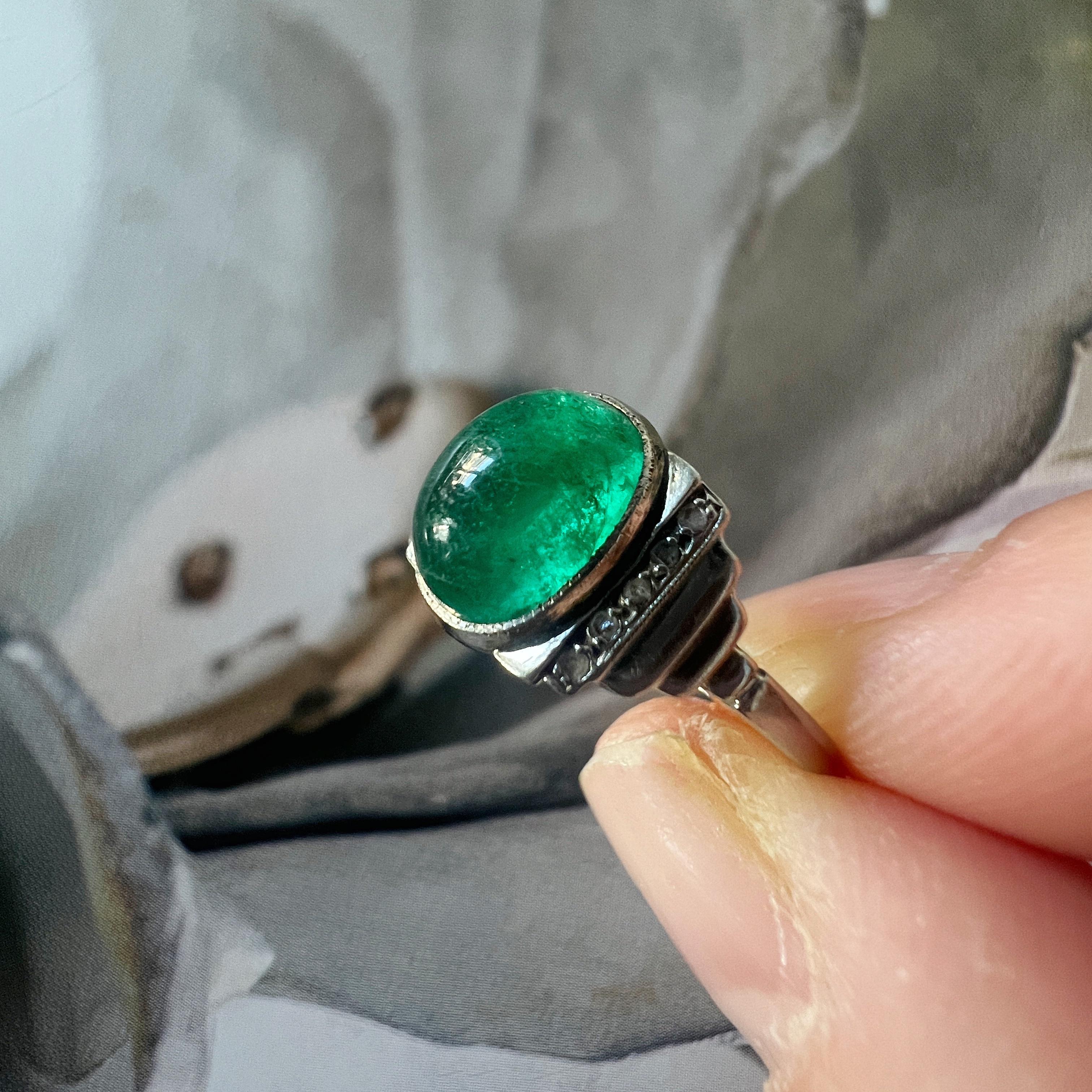 Women's or Men's Art Deco 18K gold emerald cabochon diamond ring