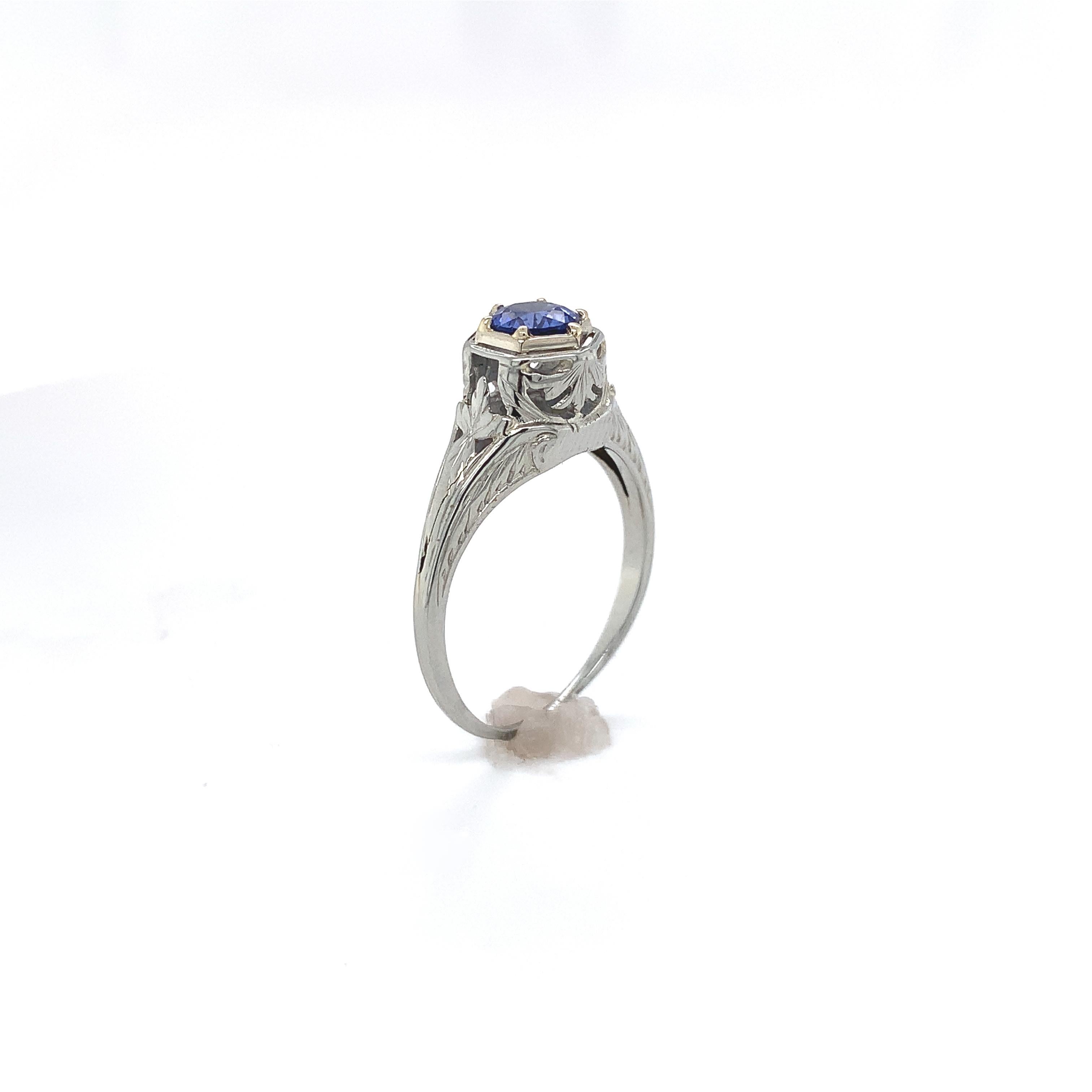 Art Deco 18K Gold Filigree Ring with .63ct. Sapphire In Good Condition For Sale In Big Bend, WI