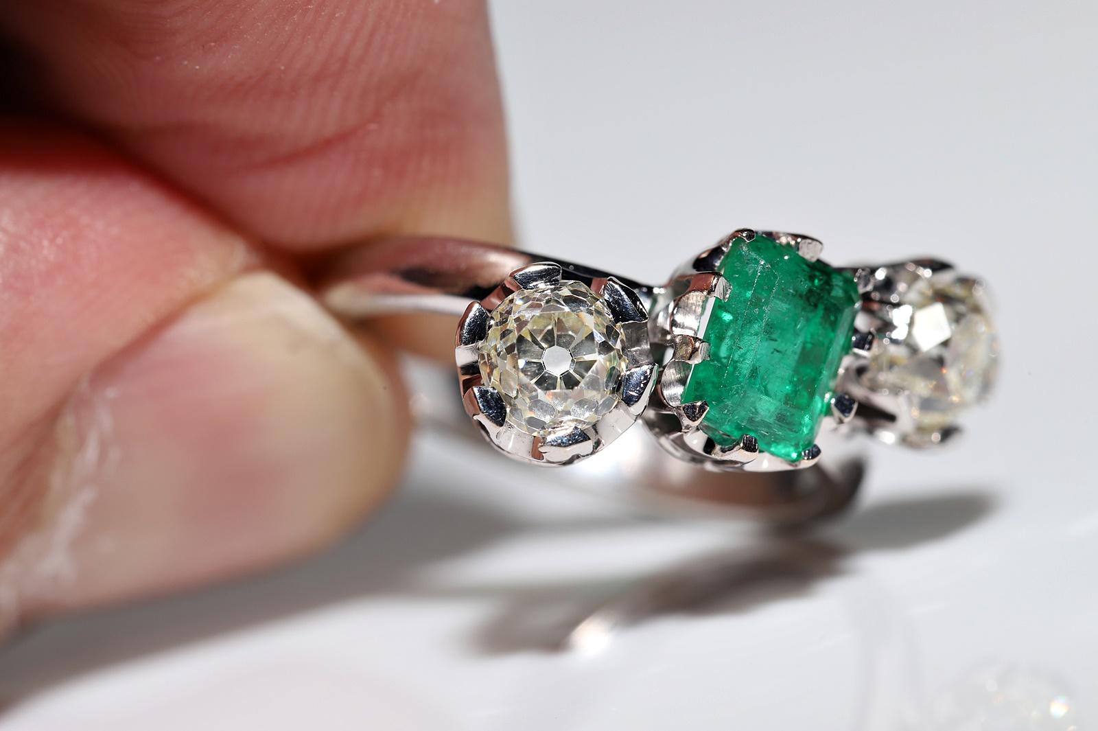 Art Deco 18k Gold Altminenschliff Diamant und Smaragd Dekorierter Ring  im Angebot 5