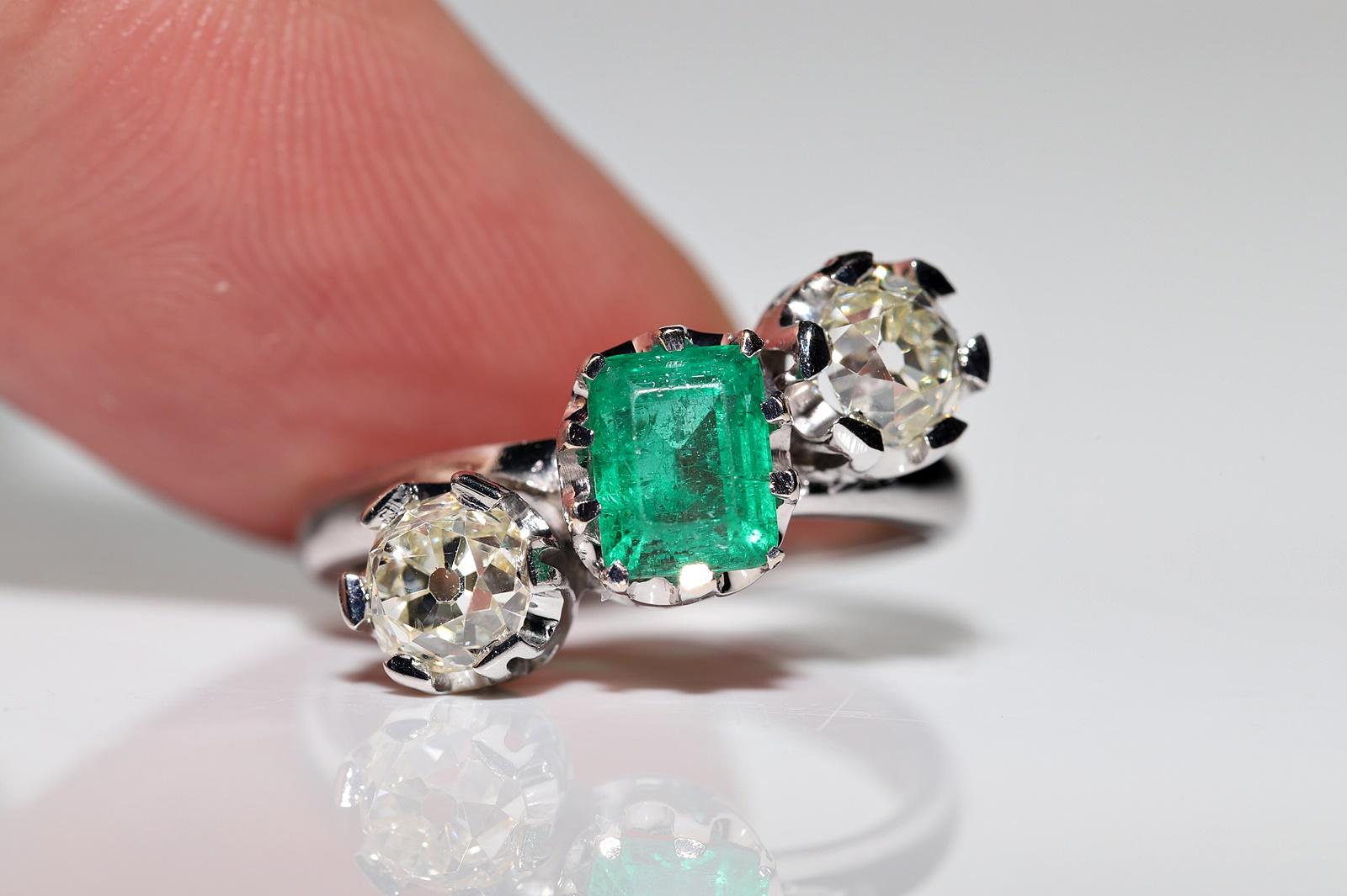 Art Deco 18k Gold Altminenschliff Diamant und Smaragd Dekorierter Ring  im Angebot 7