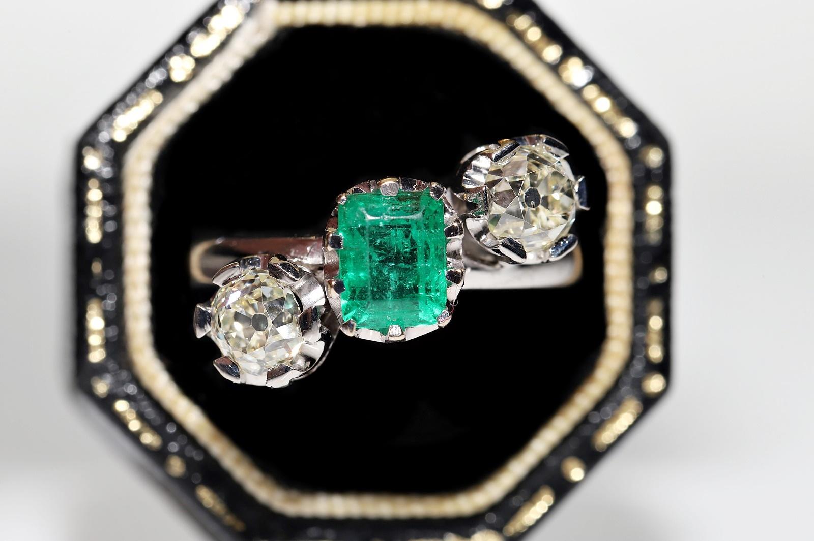 Art Deco 18k Gold Old Mine Cut Diamond And Emerald Decorated Ring  For Sale 15