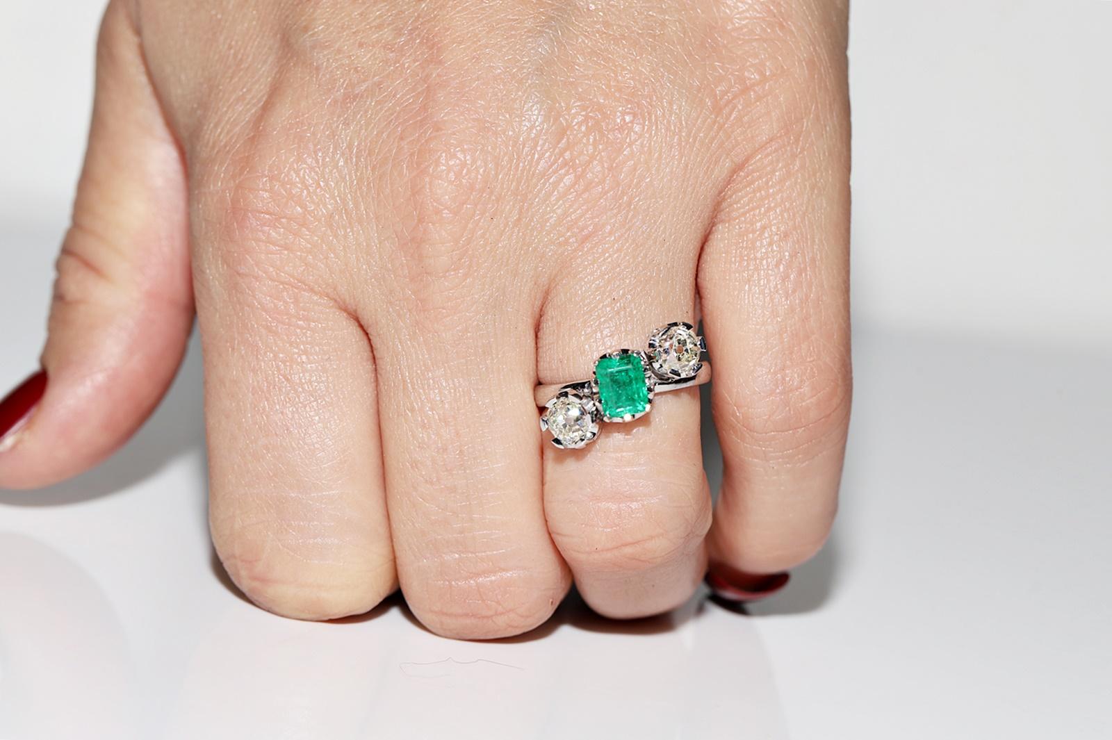 Art Deco 18k Gold Altminenschliff Diamant und Smaragd Dekorierter Ring  (Art déco) im Angebot