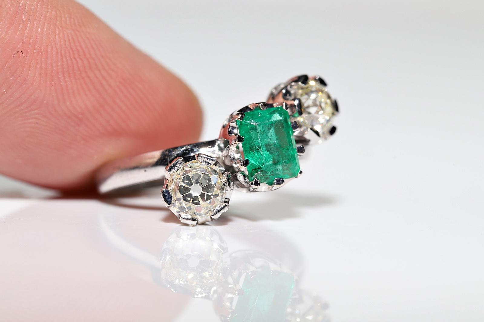 Art Deco 18k Gold Altminenschliff Diamant und Smaragd Dekorierter Ring  im Angebot 1