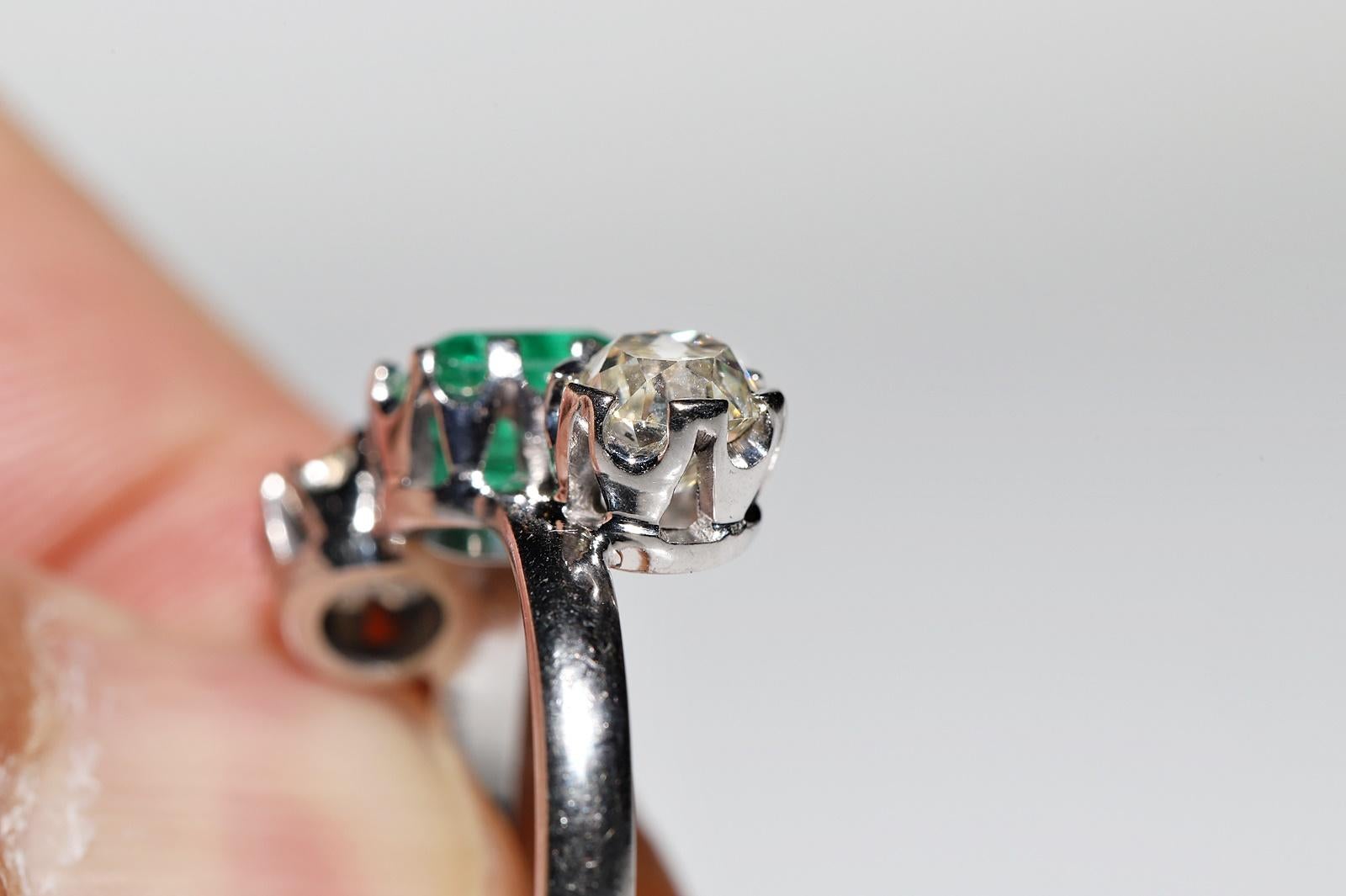 Art Deco 18k Gold Altminenschliff Diamant und Smaragd Dekorierter Ring  im Angebot 3