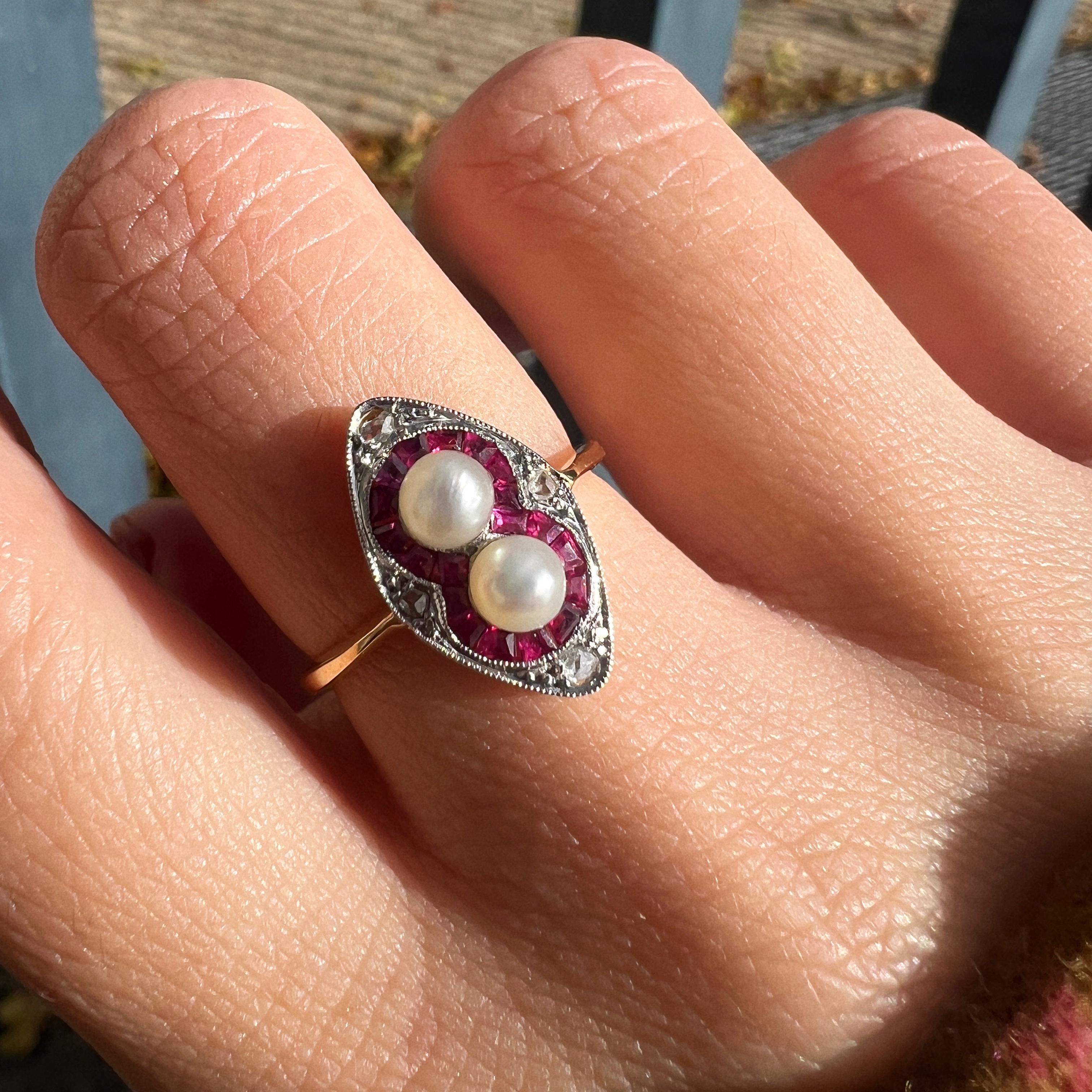 Art Deco 18K gold pearl ruby diamond ring In Good Condition For Sale In Versailles, FR