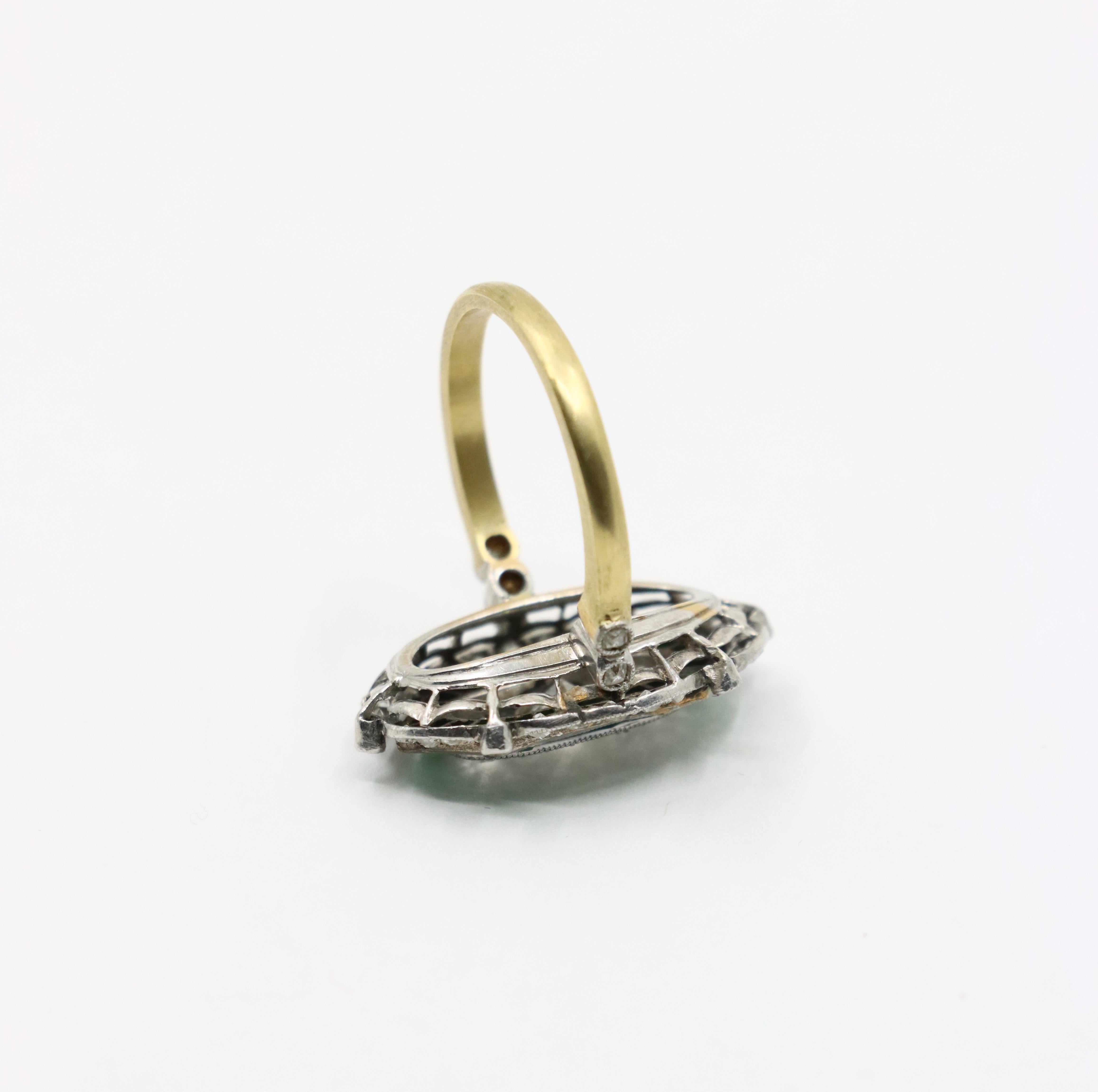 Anillo Art Déco de Oro de 18K y Platino con Esmeralda de Diamantes en venta 4