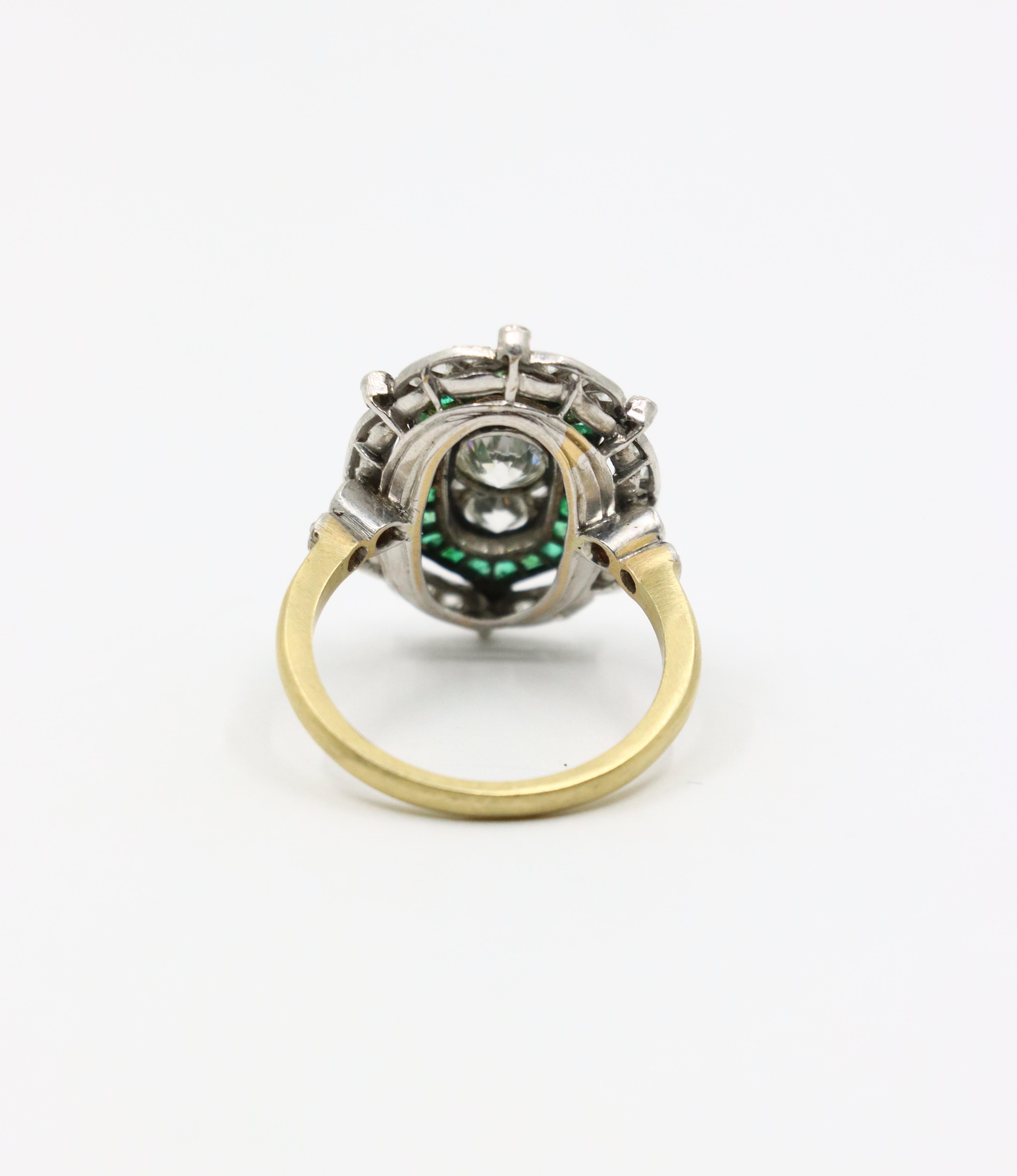 Anillo Art Déco de Oro de 18K y Platino con Esmeralda de Diamantes en venta 7