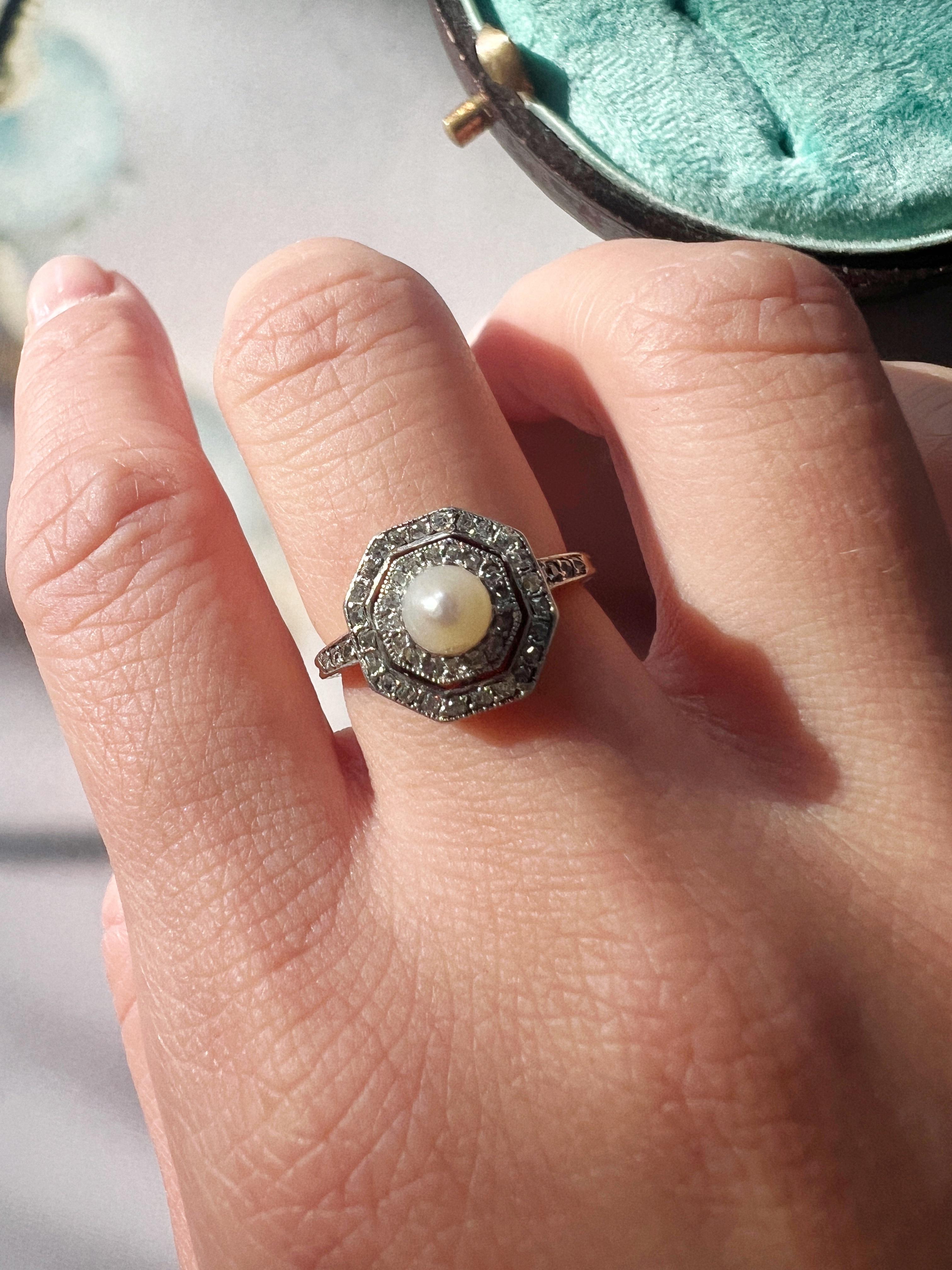 Art Deco 18K gold platinum diamond pearl ring In Good Condition For Sale In Versailles, FR