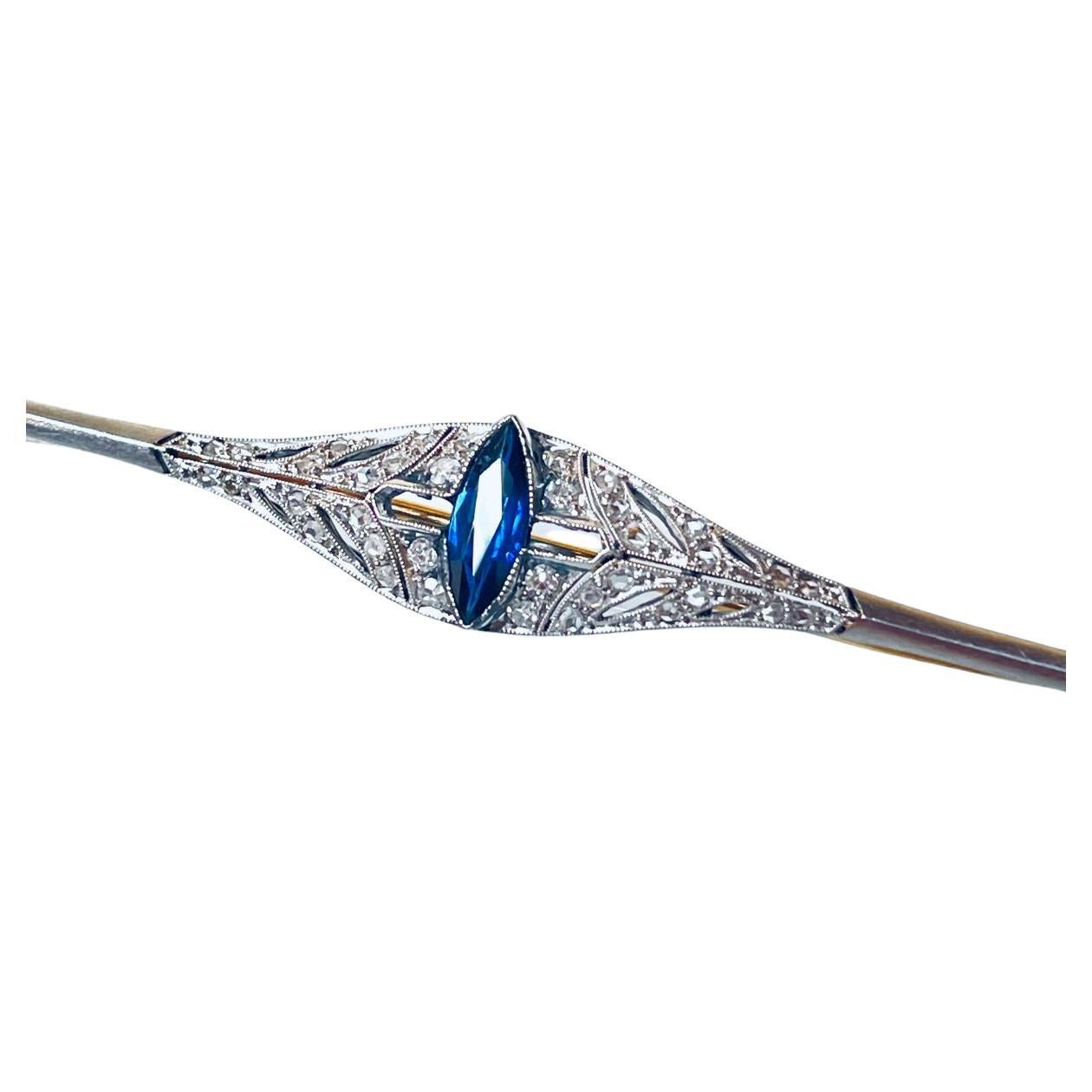 Art Deco Brosche, 18 Karat Gold Platin Diamant Saphir im Angebot