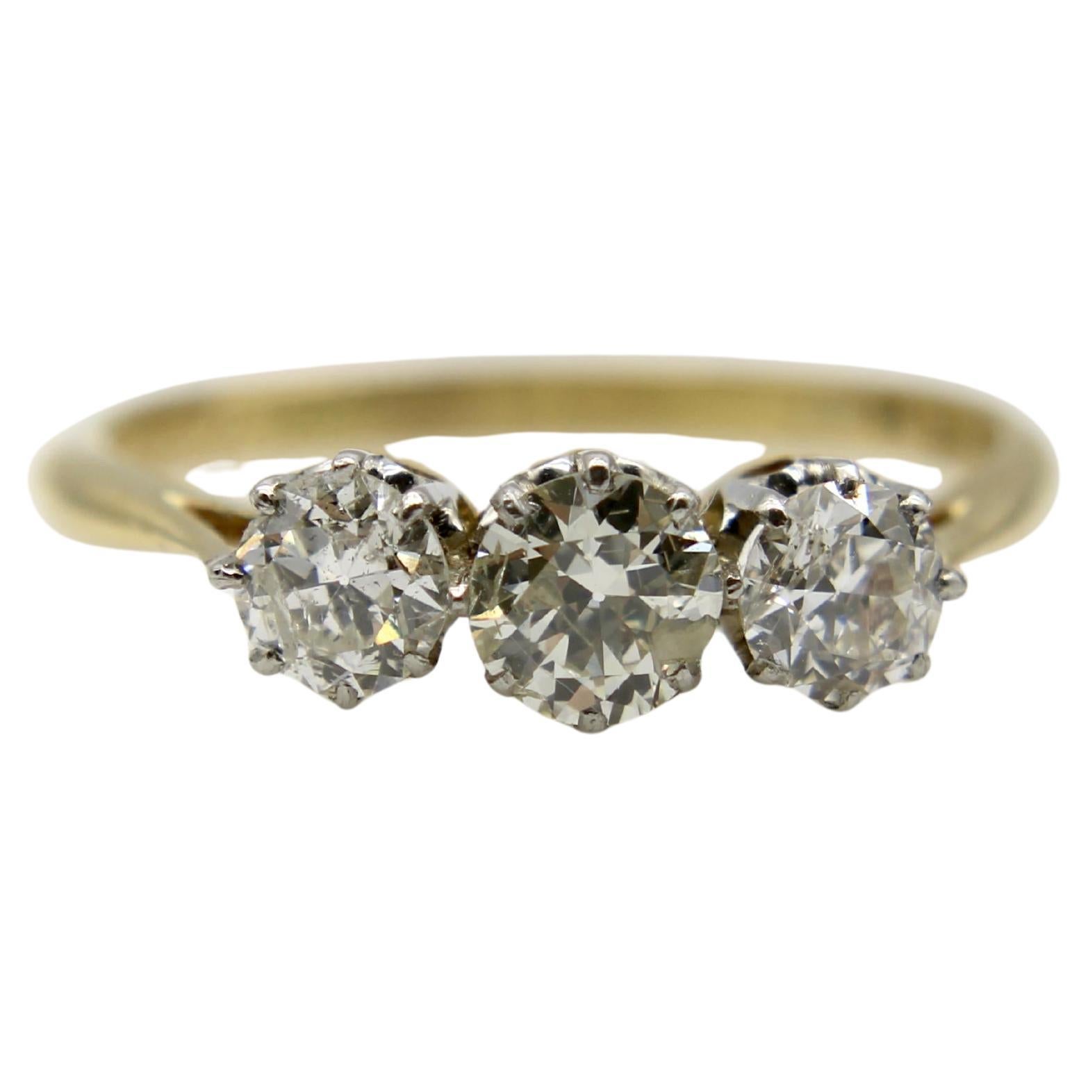 Art Deco 18K Gold & Platin Dreisteiniger Diamantring im alten europäischen Schliff