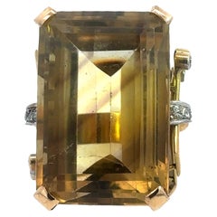 Art-Déco-Ring aus 18 Karat Gold mit 76,40 Karat Citrin und Diamanten