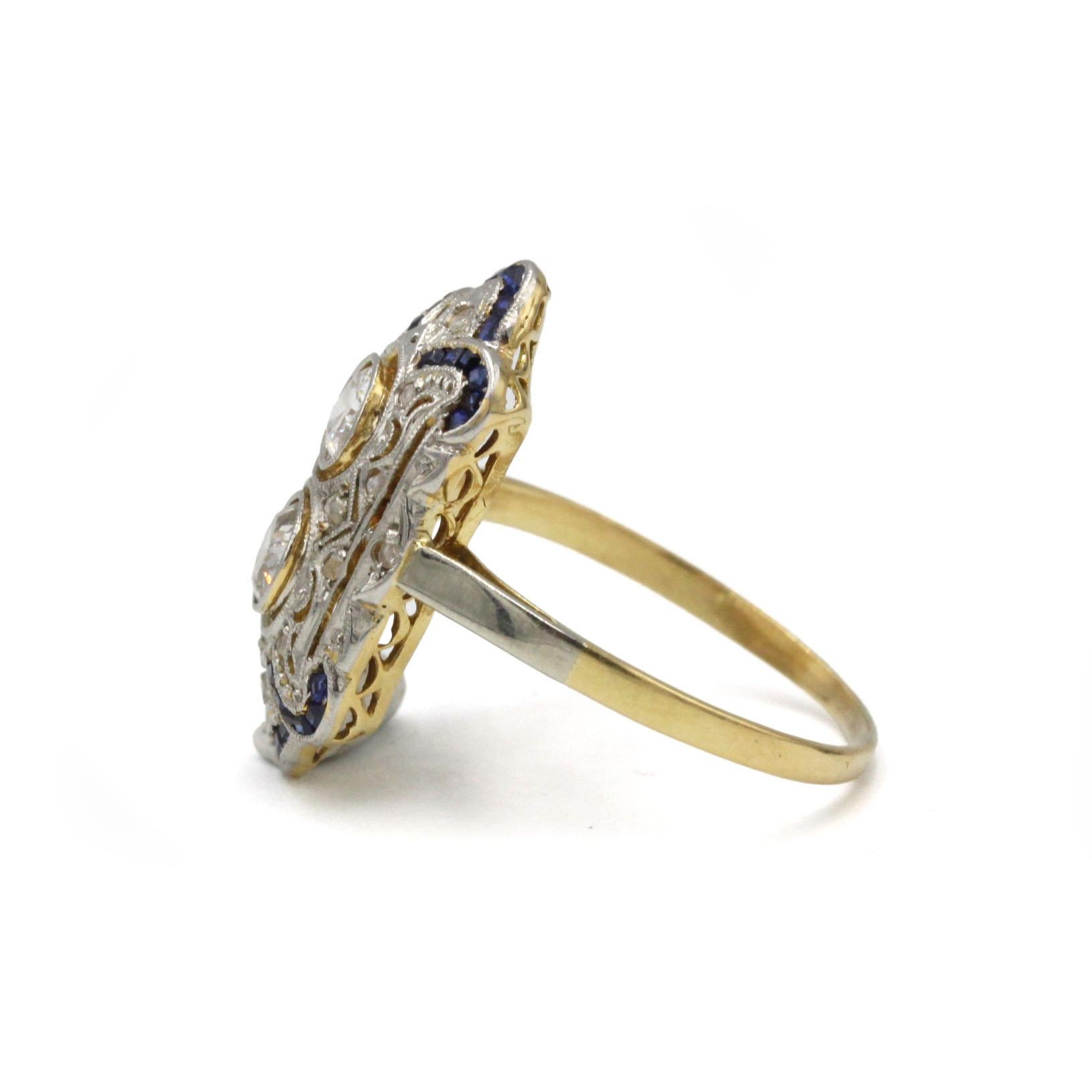 Taille vieille Europe Art Deco 18K Gold Ring with Old European Cut Diamonds and Calibrated Sapphires en vente