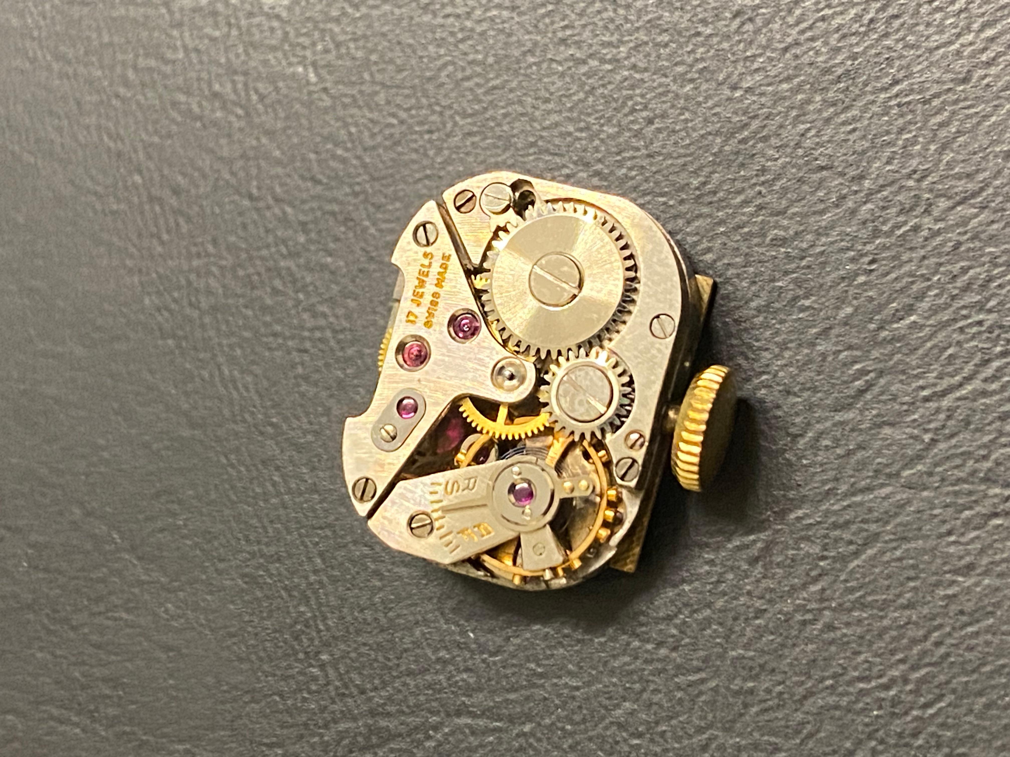 Art-Deco 18K Gold, Ruby, Diamond Swiss Snake Band Cocktail Ladies Bracelet Watch en vente 5