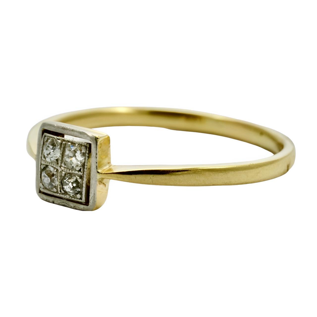 Art Deco 18K Gold Square Four Stone Diamond Ring In Good Condition For Sale In London, GB
