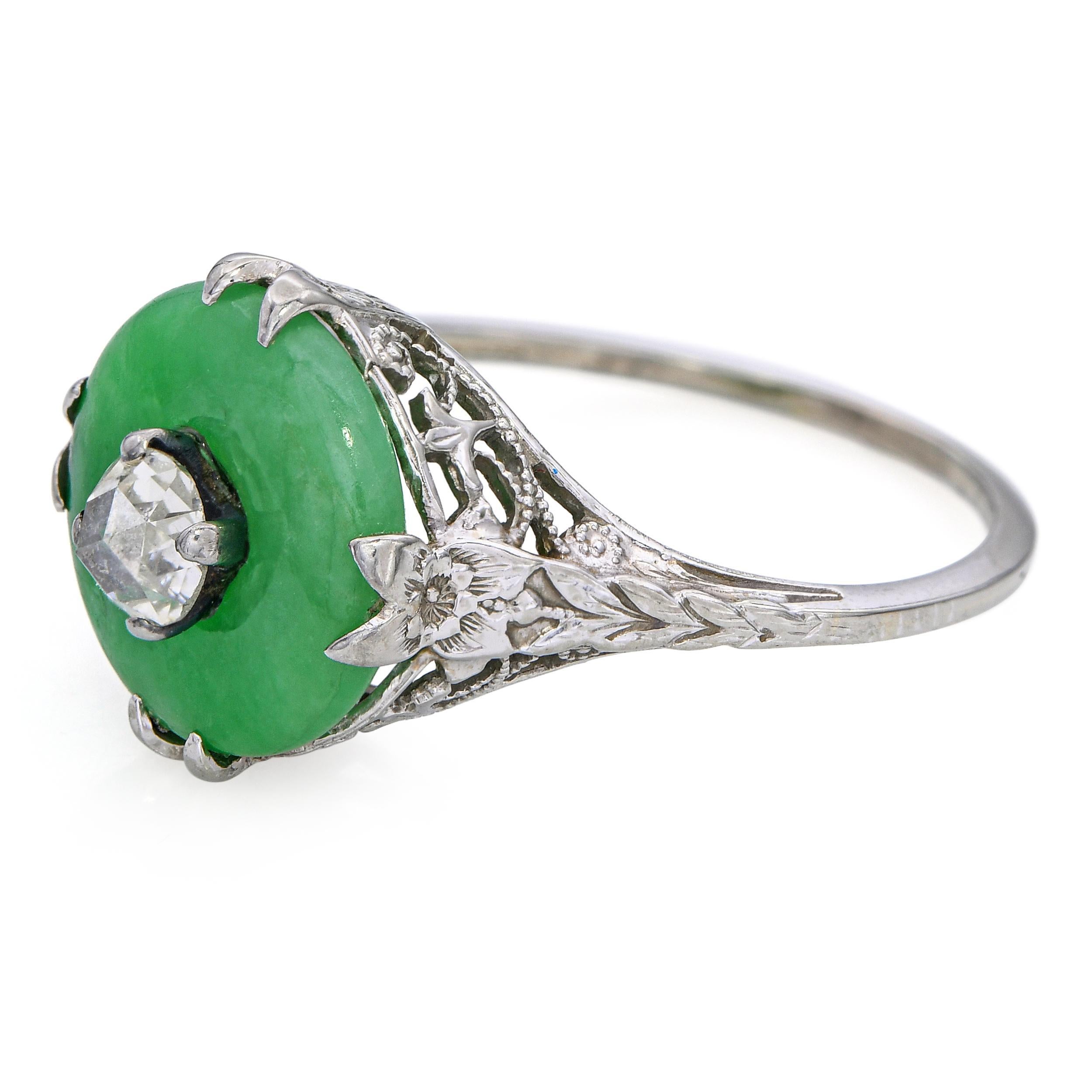 Anillo Art Déco de Filigrana de Jade y Diamantes talla Rosa de 18k Cabujón en venta