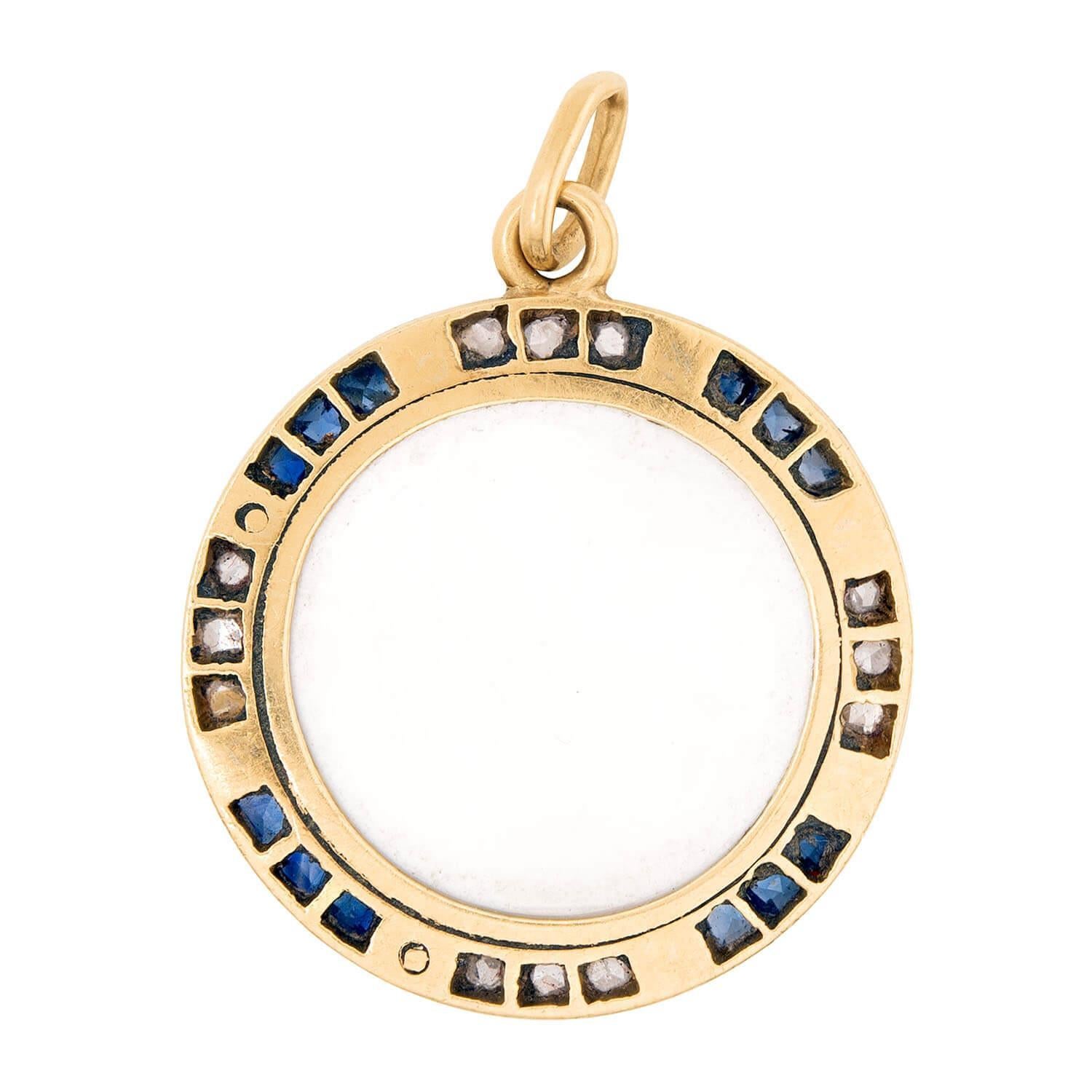Art Deco 18k Perlmutt, Perle, Saphir und Diamant Kamee-Anhänger (Art déco) im Angebot