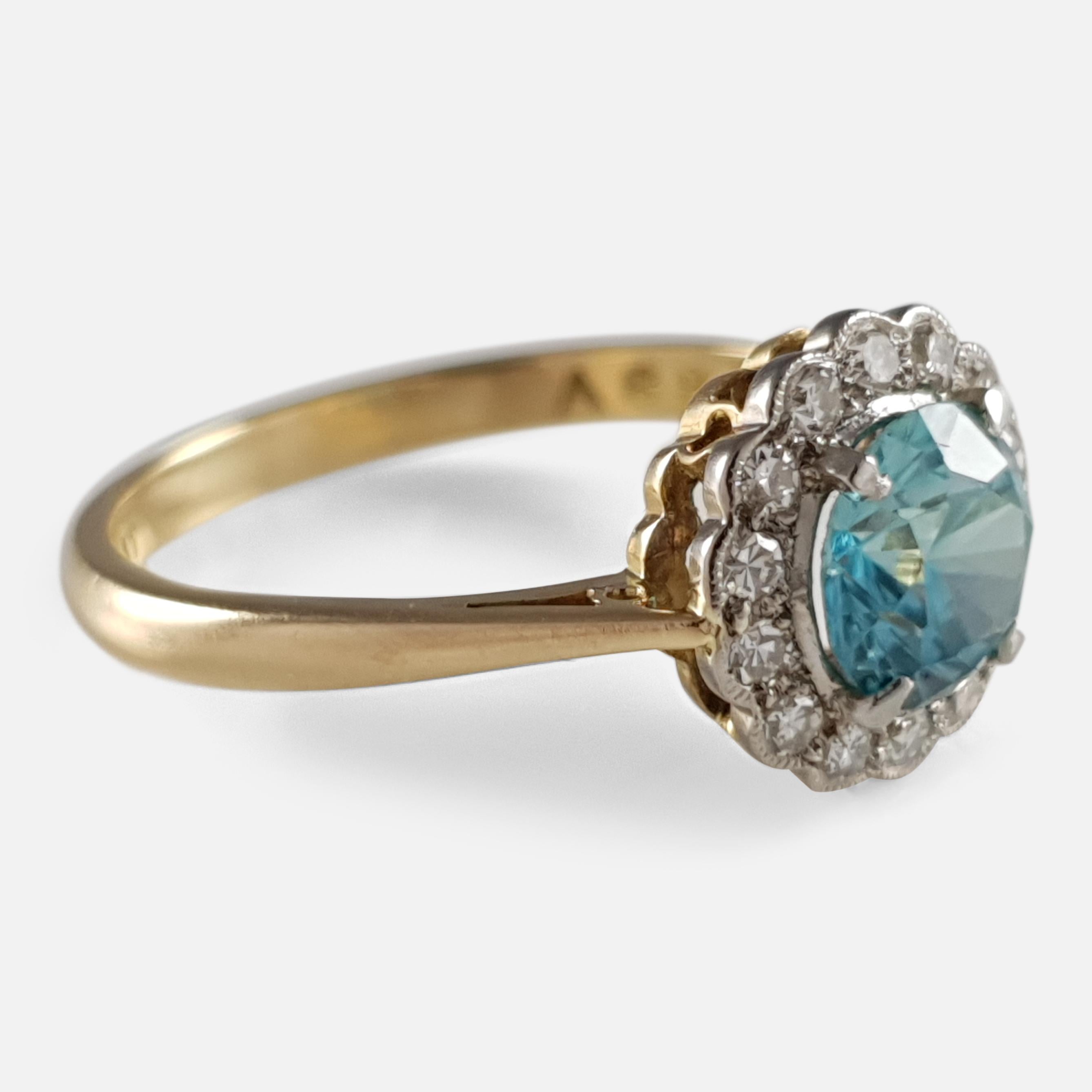18 carat & Platinum Zircon & Diamond Daisy Cluster Ring, Circa 1930s In Good Condition For Sale In Glasgow, GB