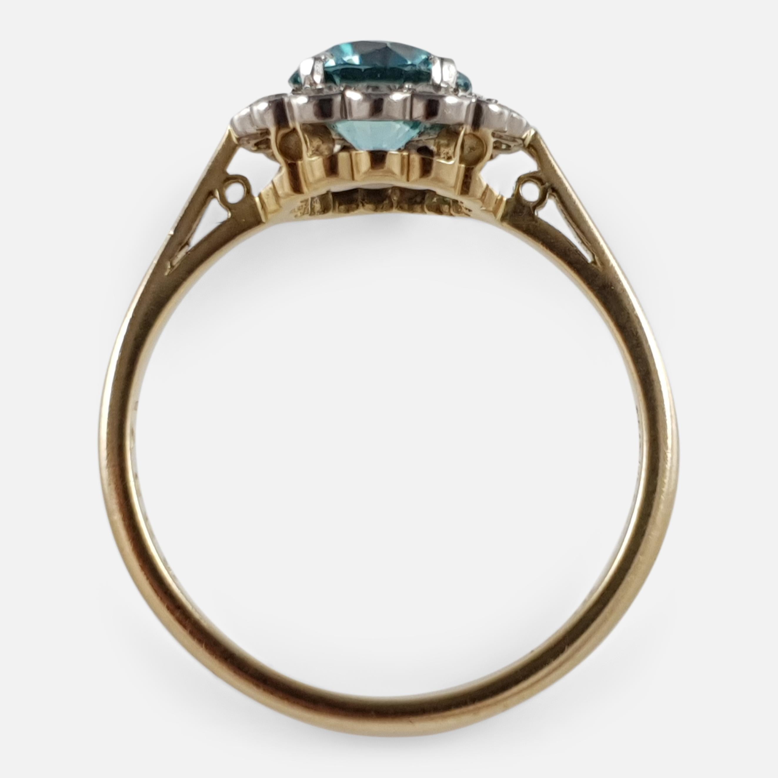 18 carat & Platinum Zircon & Diamond Daisy Cluster Ring, Circa 1930s For Sale 2
