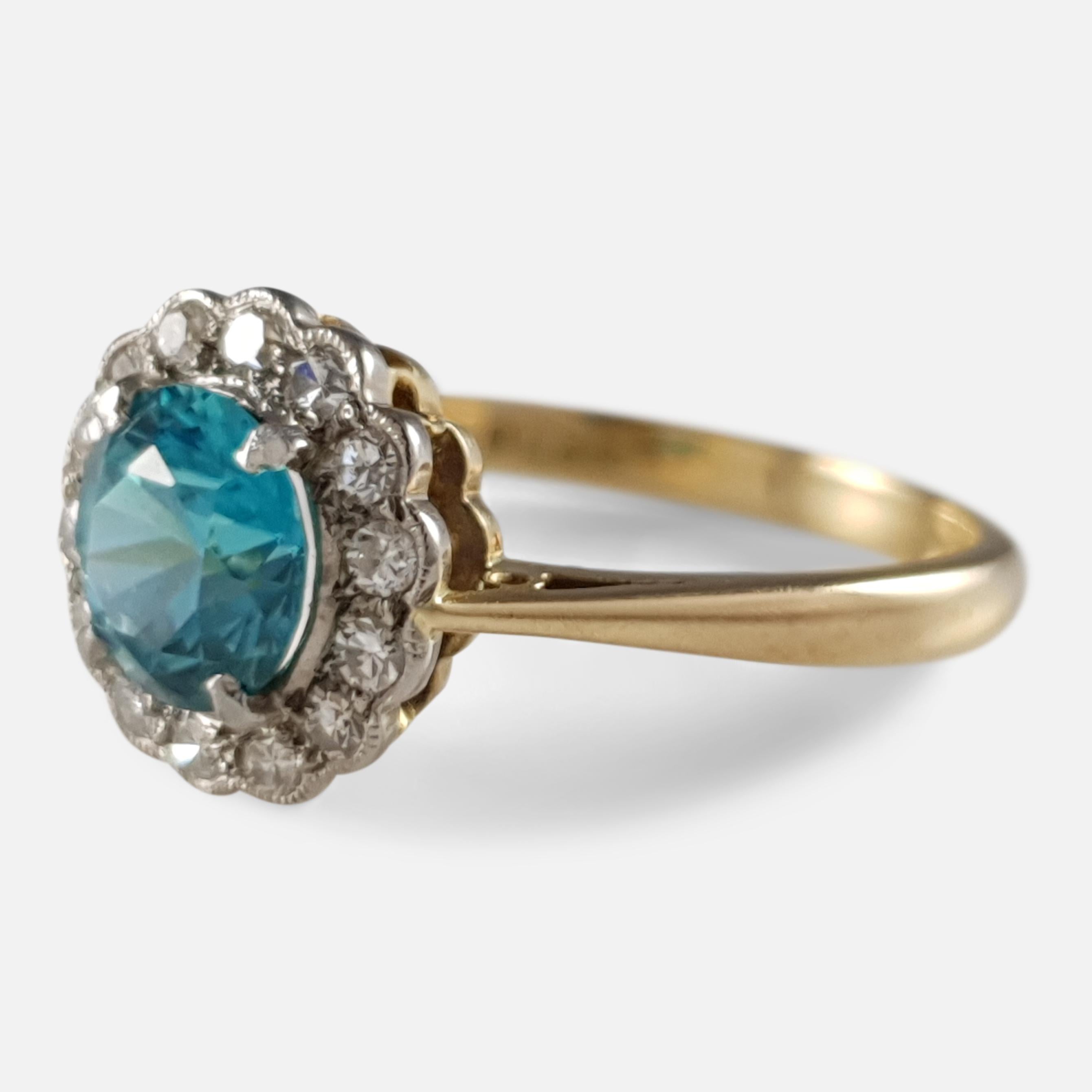18 carat & Platinum Zircon & Diamond Daisy Cluster Ring, Circa 1930s For Sale 4