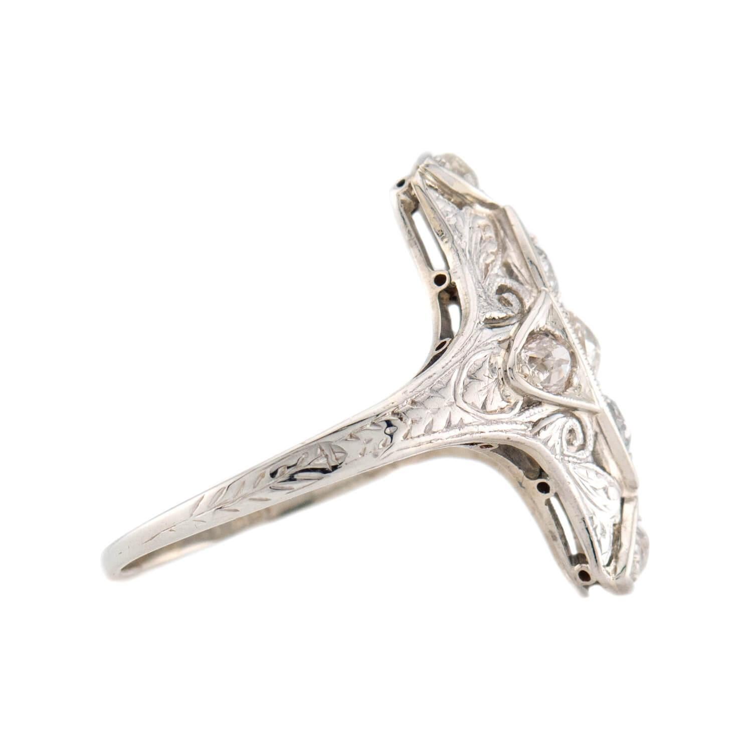 Anillo Navette de Diamantes Art Decó 18k/Platino Talla antigua en venta