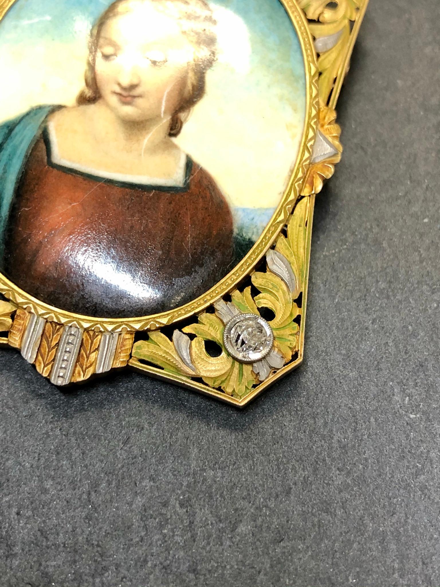 Taglio vecchia miniera Ciondolo spilla Art Deco 18k Platinum Tri Tone Painted Porcelain Mine Diamond in vendita