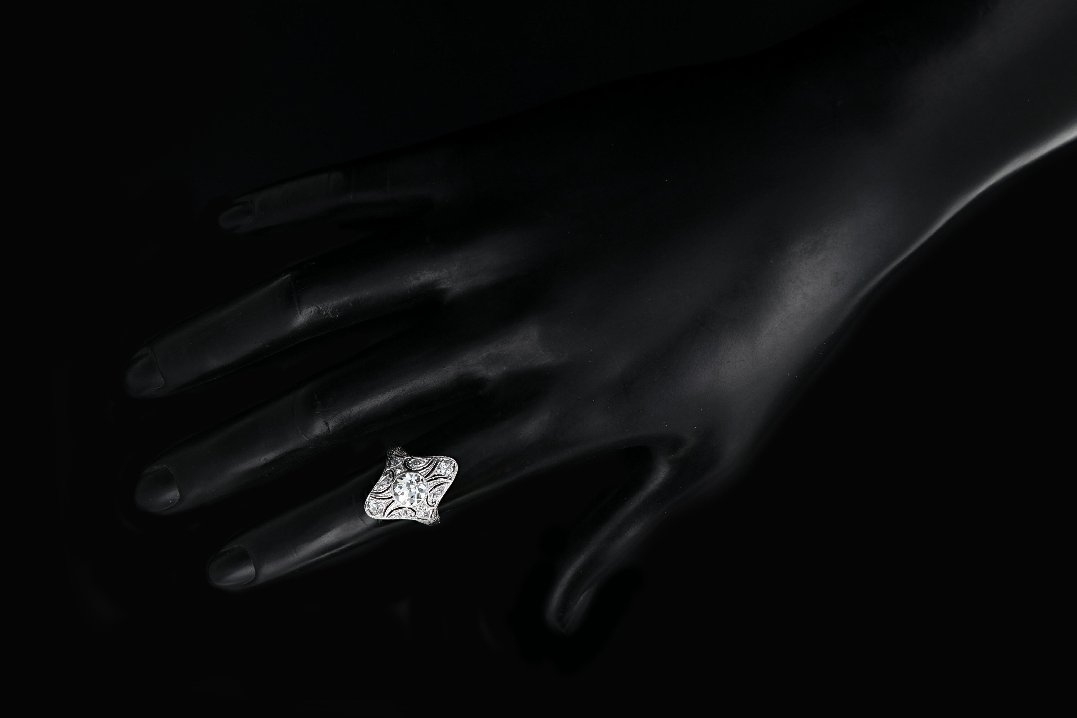 Art Deco Platinum 1.15 Carat Old European Cut Diamond Ring GIA Certified For Sale 3