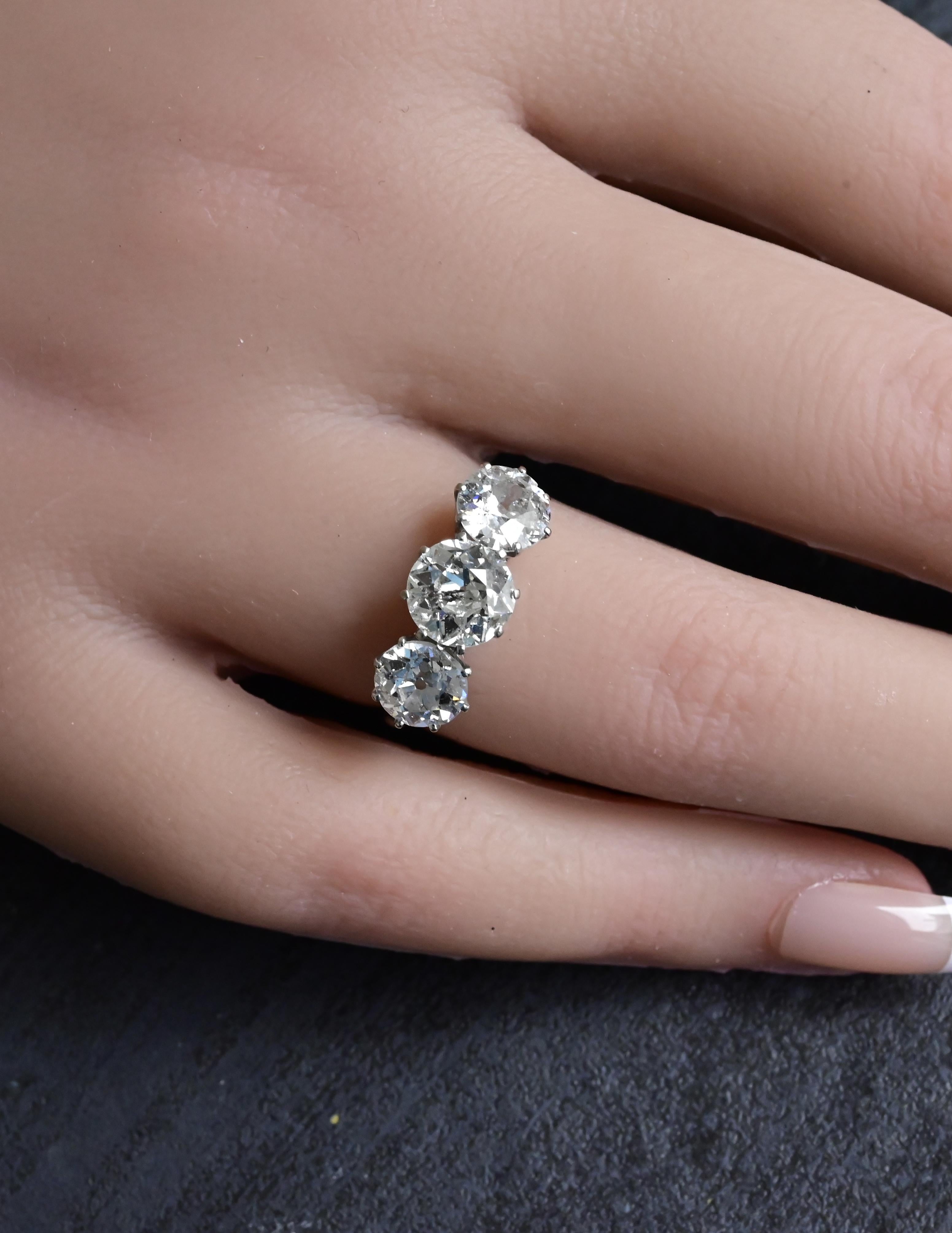 Art Deco 18K White Gold 3-Stone Ring – 3.00ct Old European Cut Diamonds Size 5 For Sale 9