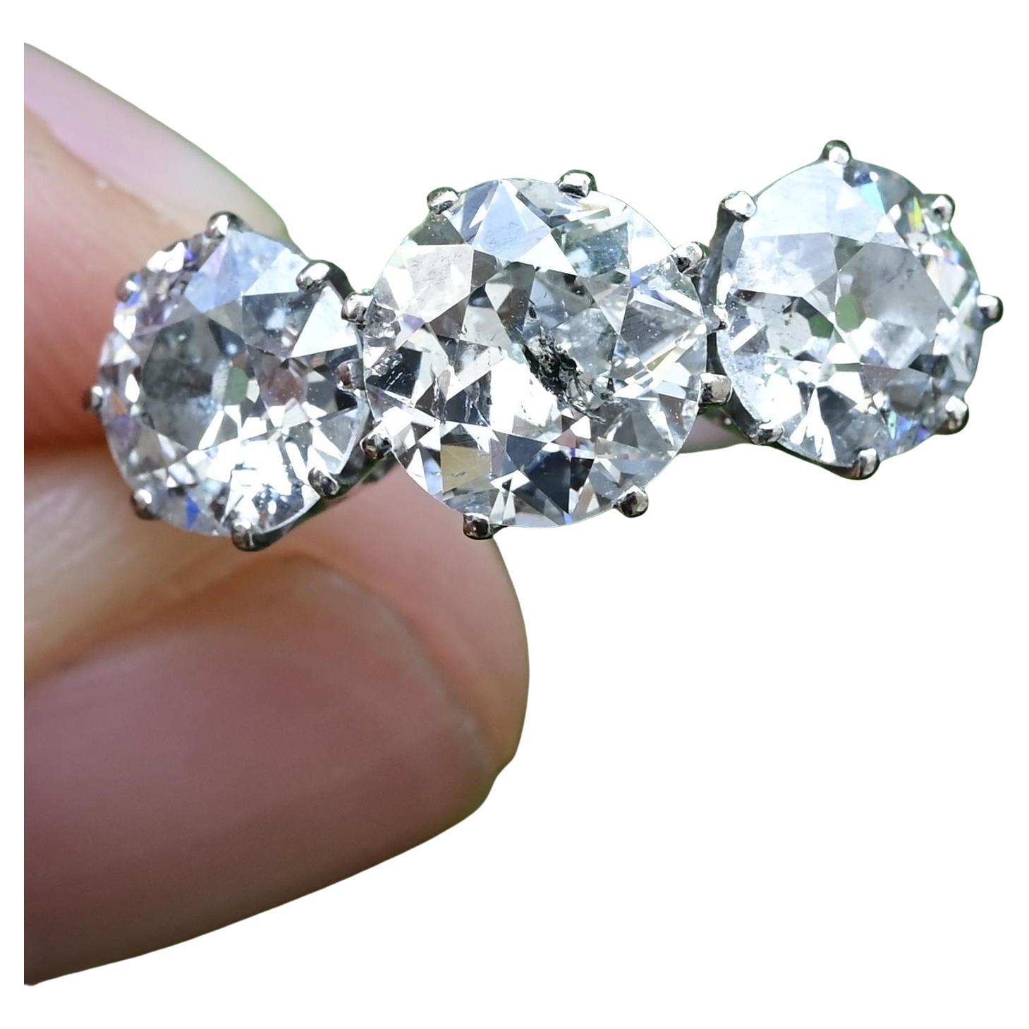 Art Deco 18K White Gold 3-Stone Ring – 3.00ct Old European Cut Diamonds Size 5 In Good Condition For Sale In Media, PA