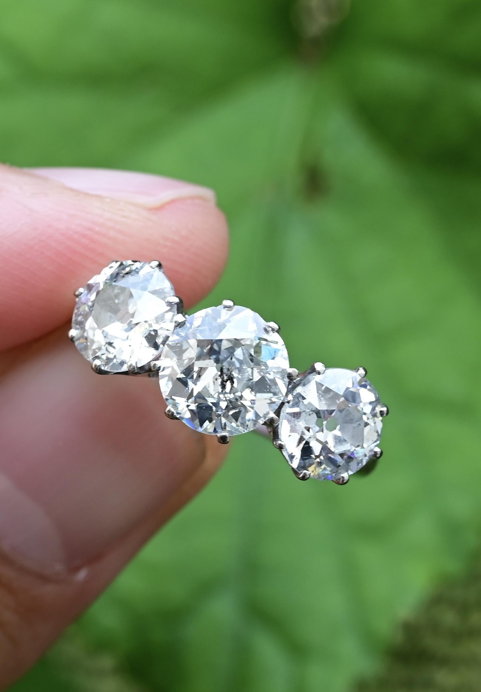 Art Deco 18K White Gold 3-Stone Ring – 3.00ct Old European Cut Diamonds Size 5 For Sale 3