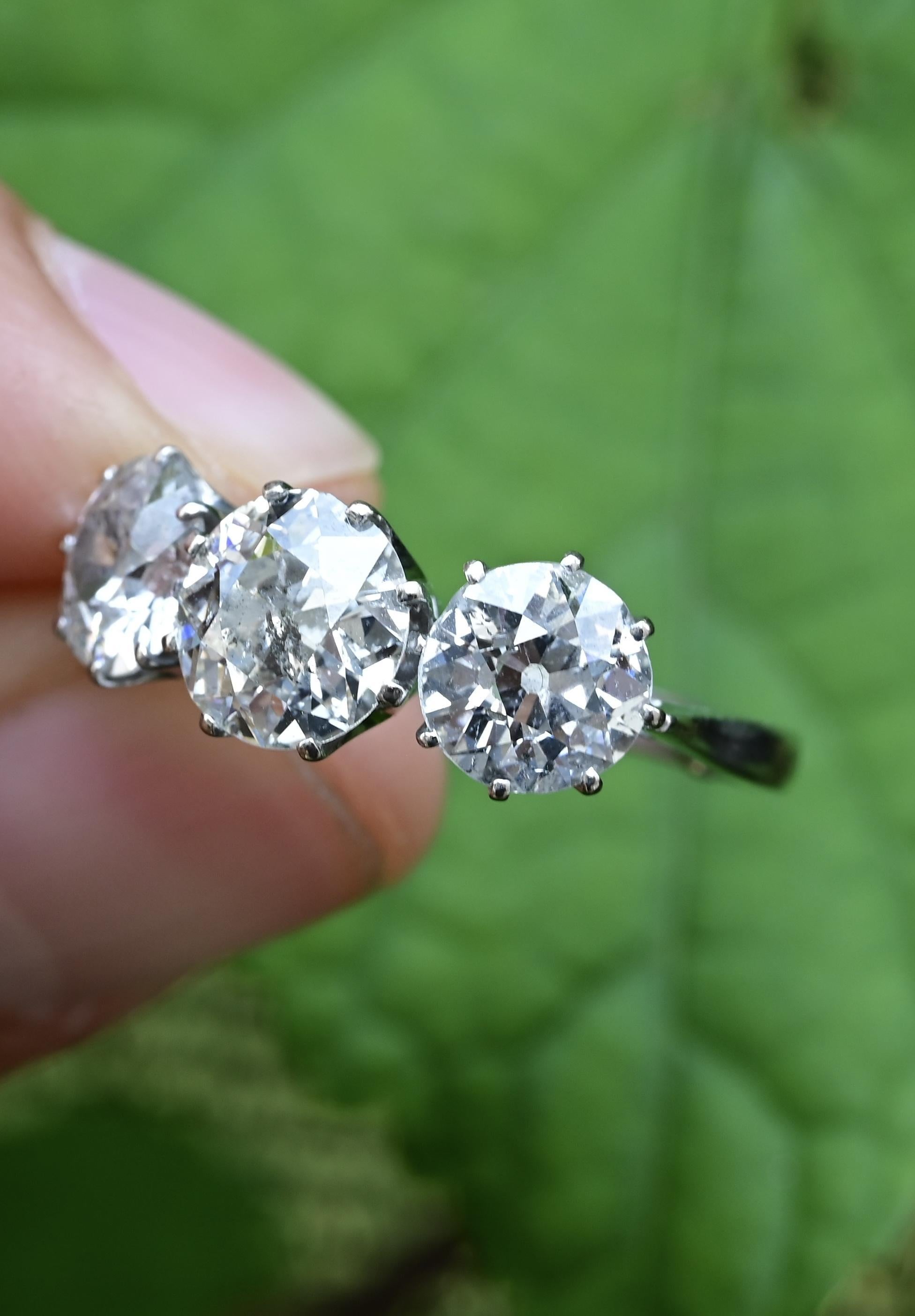 Art Deco 18K White Gold 3-Stone Ring – 3.00ct Old European Cut Diamonds Size 5 For Sale 4