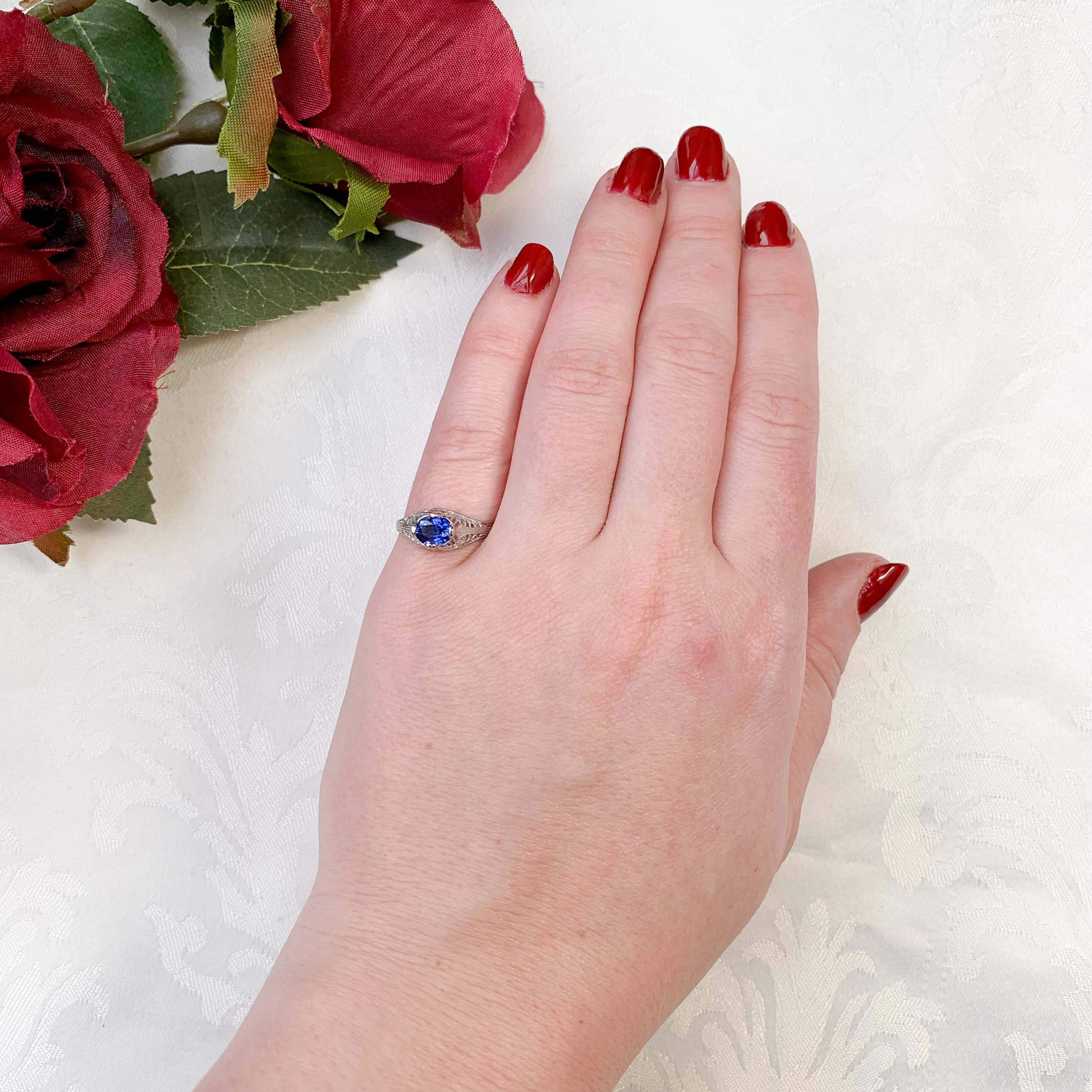 Art Deco 18K White Gold .87ct Sapphire Filigree Ring size 7 For Sale 2