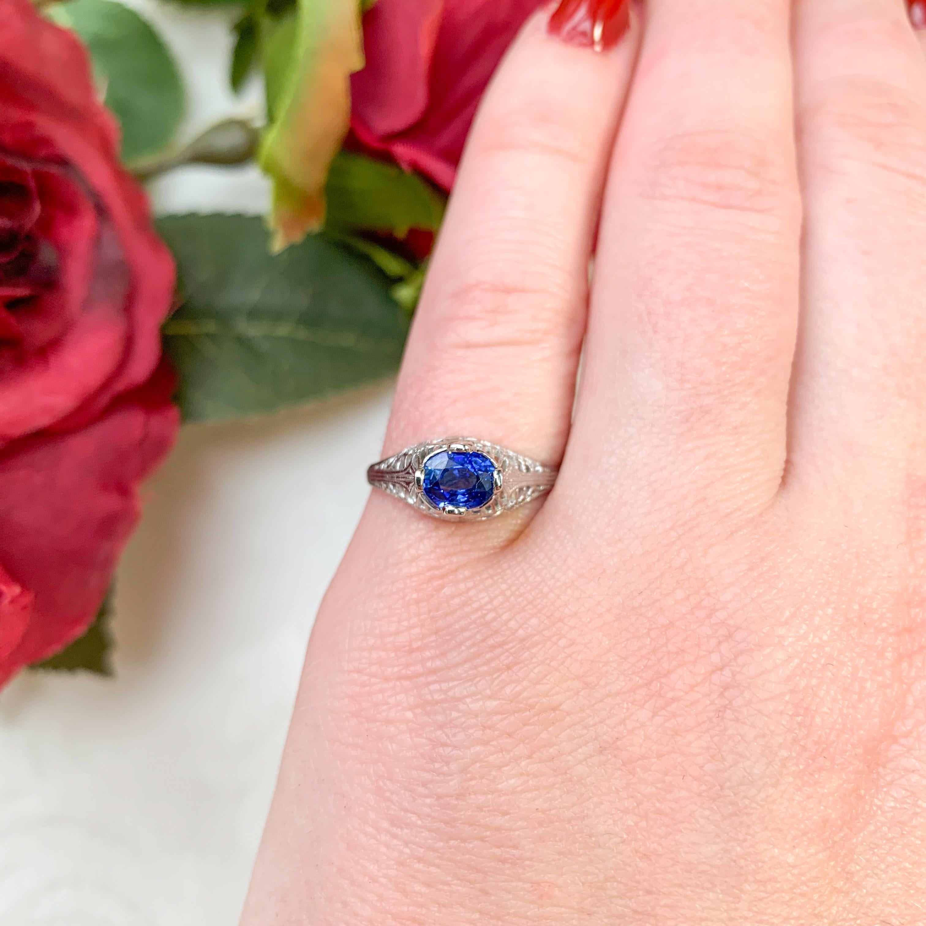 Art Deco 18K White Gold .87ct Sapphire Filigree Ring size 7 For Sale 3