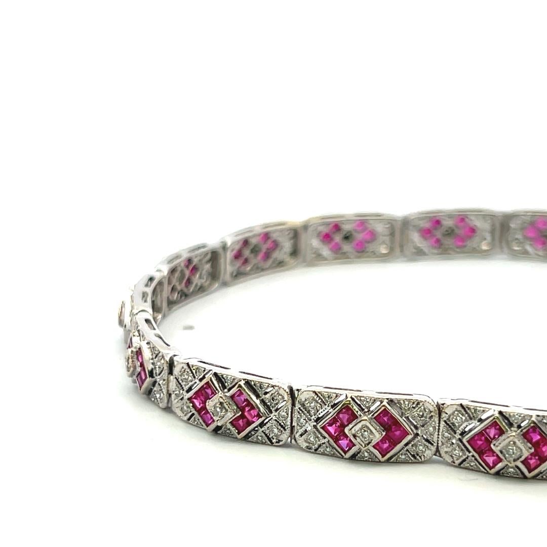 Bracciale Art Deco in oro bianco 18 carati con 2,50 carati di rubini e 1,10 carati di diamanti in vendita 4