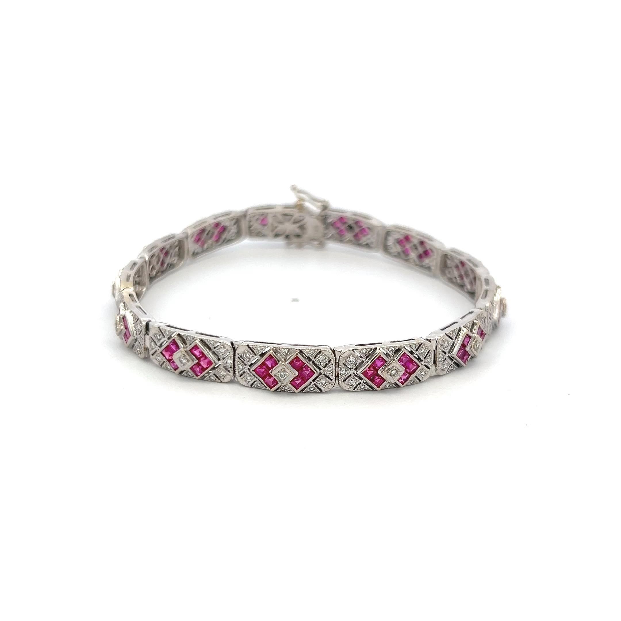 Bracciale Art Deco in oro bianco 18 carati con 2,50 carati di rubini e 1,10 carati di diamanti In condizioni buone in vendita a New York, NY