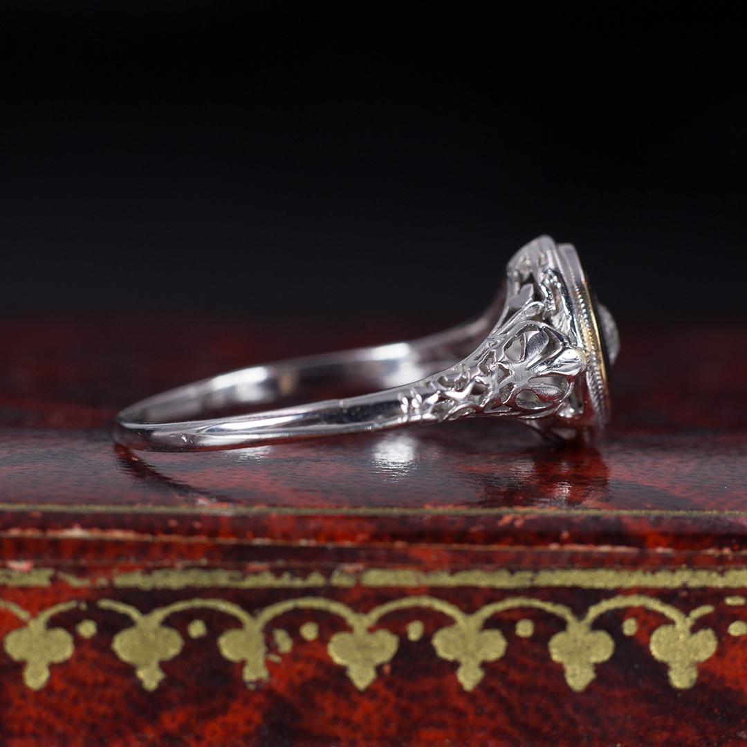 Art Deco 18 Karat White Gold, Diamond and Onyx Solitaire Ring, 1930s 2
