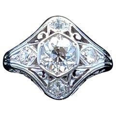 Bague Art Déco en or blanc 18k et diamants Circa 1930 Bague Art Déco en or blanc 18k et diamants Circa 1930