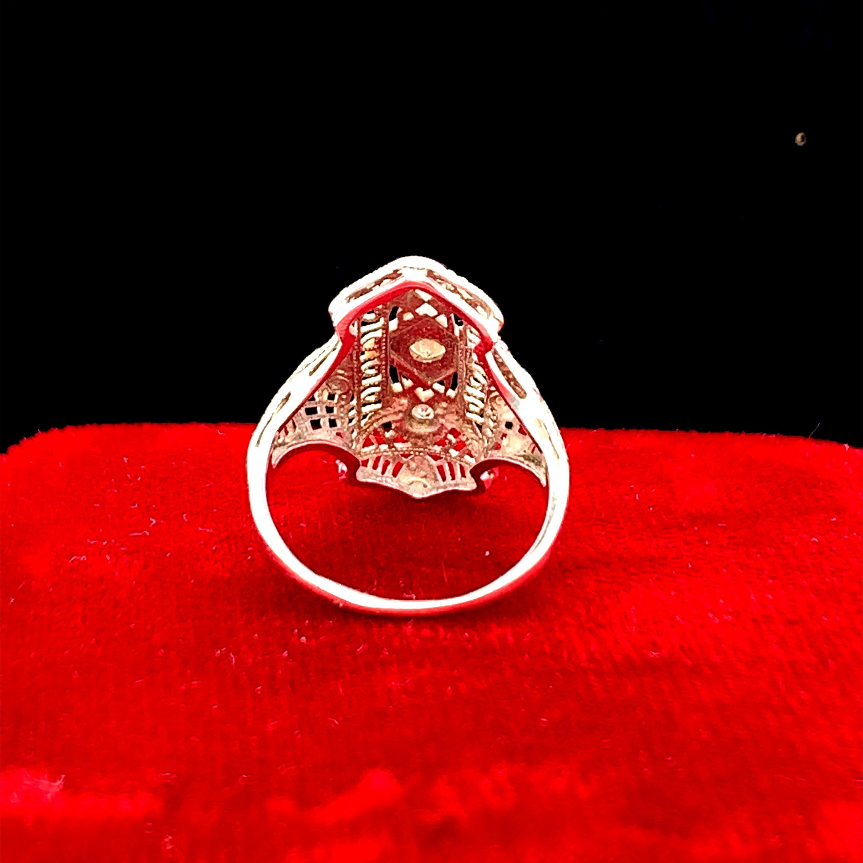 Art Deco 18K White Gold Diamond Shield Ring In Excellent Condition For Sale In Atlanta, GA