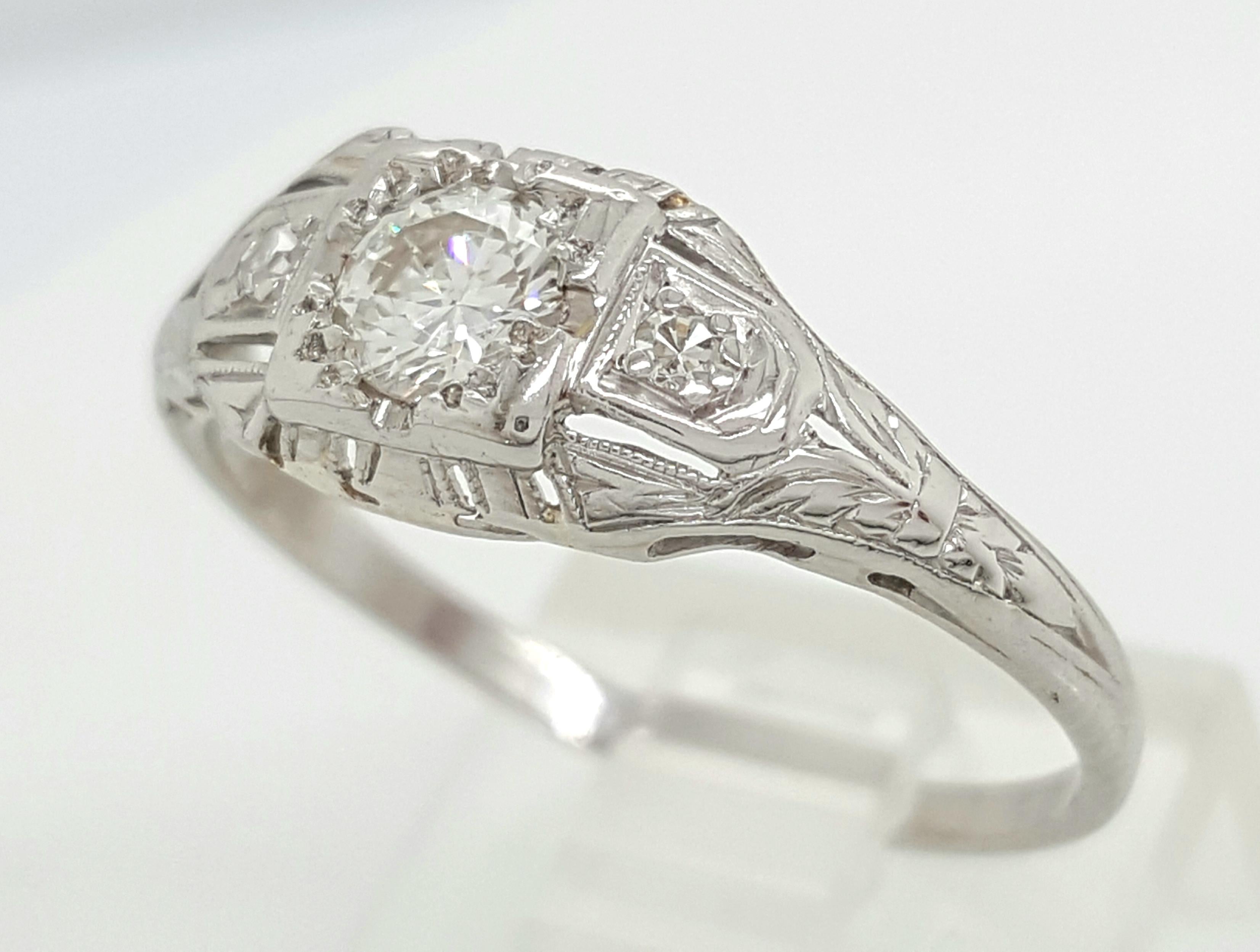 Round Cut Art Deco 18 Karat White Gold Modified Round Brilliant Cut Diamond Ring For Sale